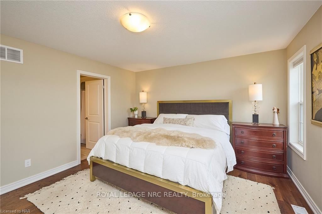 Photo 12 of 106 Summersides Boulevard, Pelham, Fonthill — HOMEH