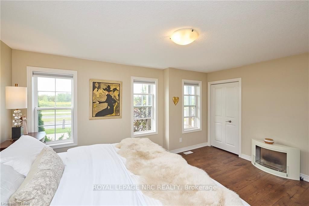 Photo 13 of 106 Summersides Boulevard, Pelham, Fonthill — HOMEH