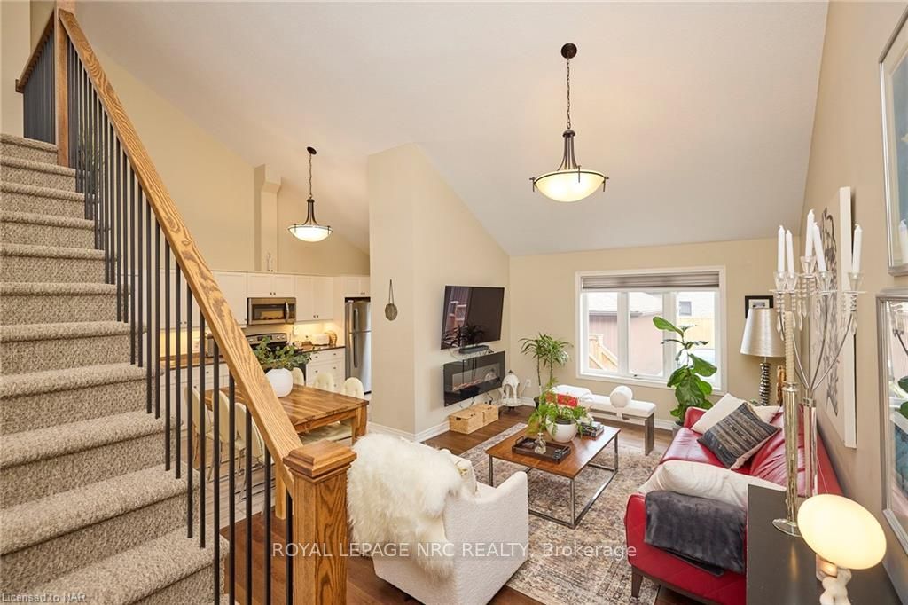 Photo 15 of 106 Summersides Boulevard, Pelham, Fonthill — HOMEH