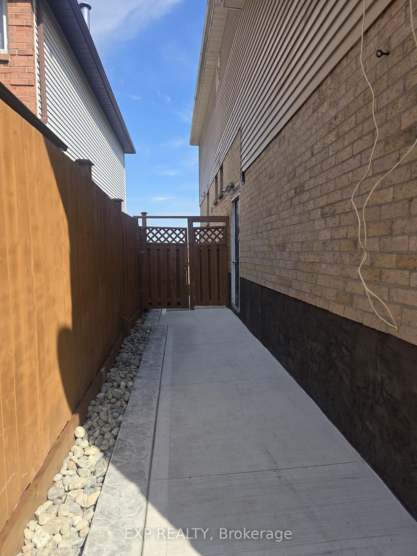 Photo 20 of 2113 Theoden Court, Pickering, Brock Ridge — HOMEH