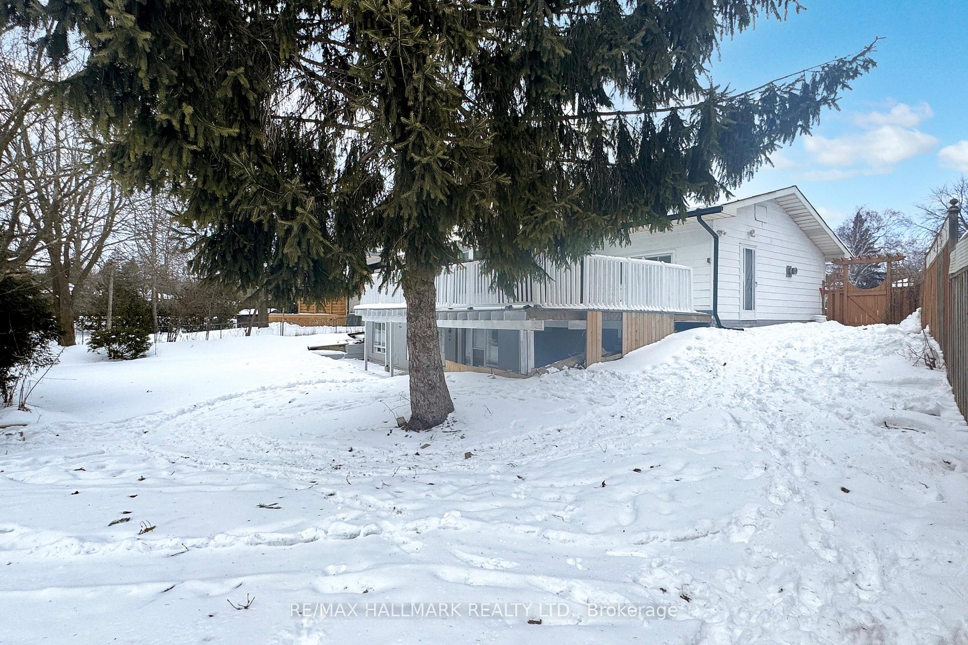 Photo 36 of 696 Jasmine Crescent, Oshawa, Centennial — HOMEH