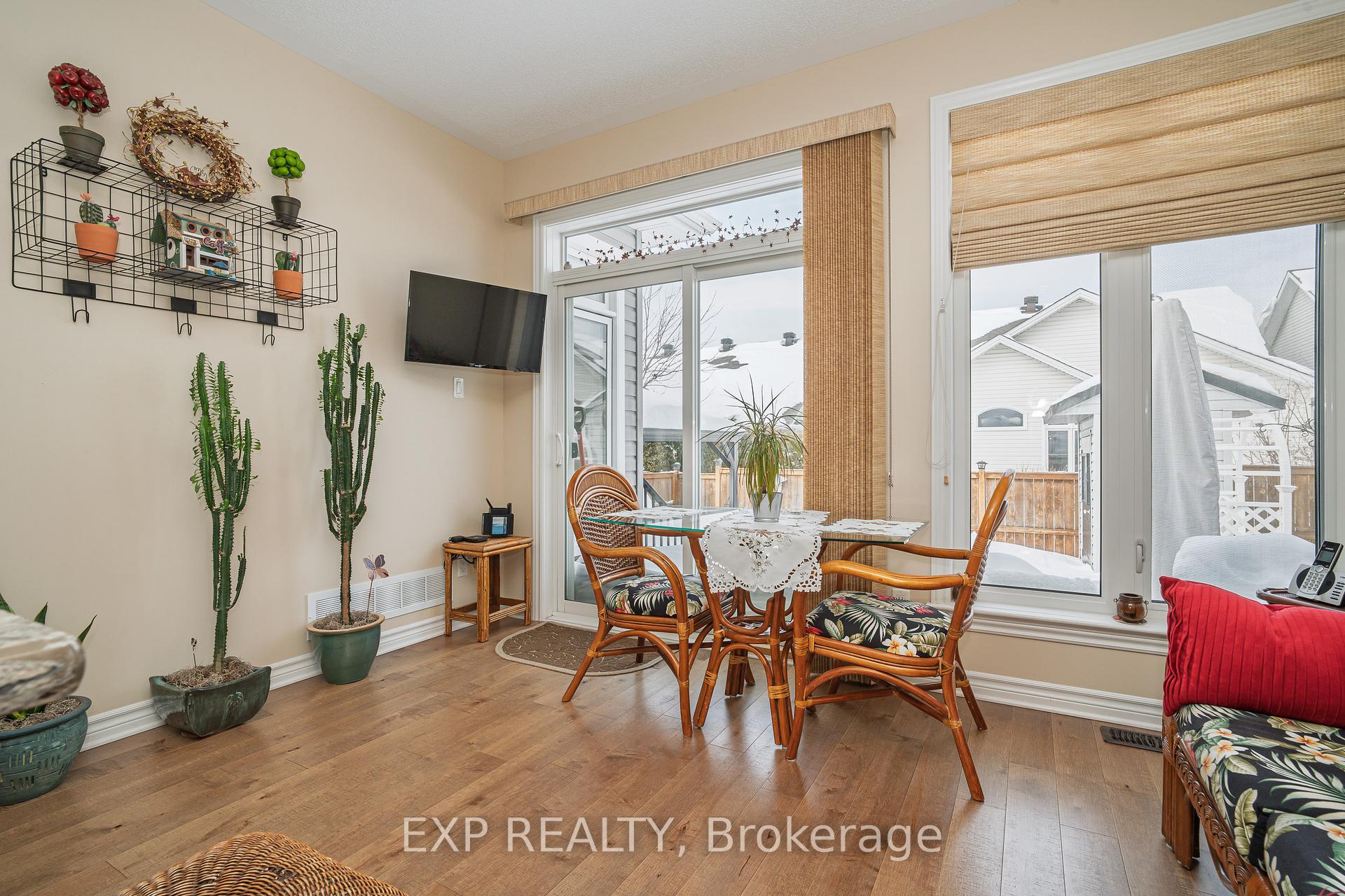 Photo 11 of 208 Voie De Brouage Way, Ottawa, Camelot — HOMEH