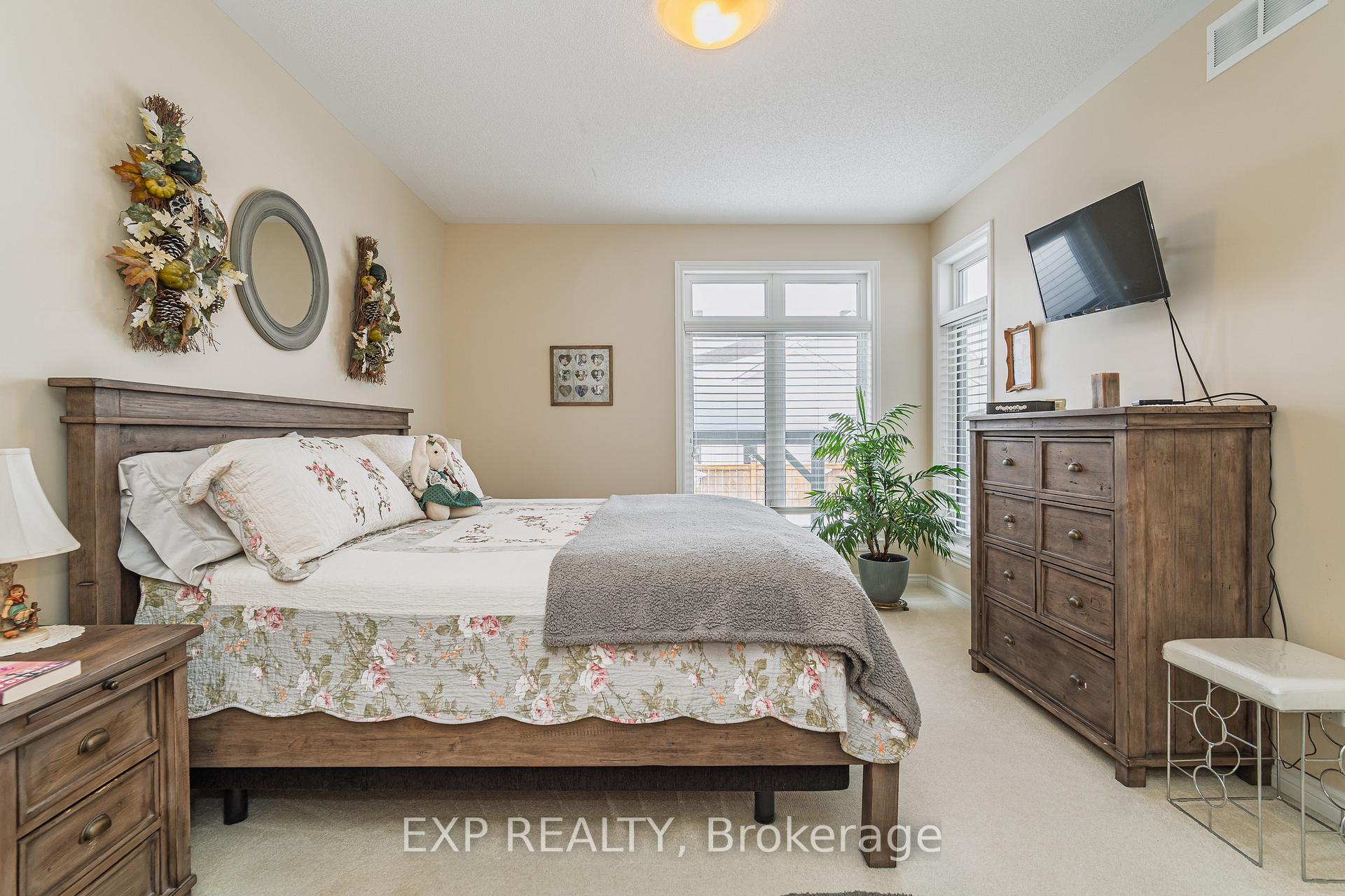 Photo 13 of 208 Voie De Brouage Way, Ottawa, Camelot — HOMEH