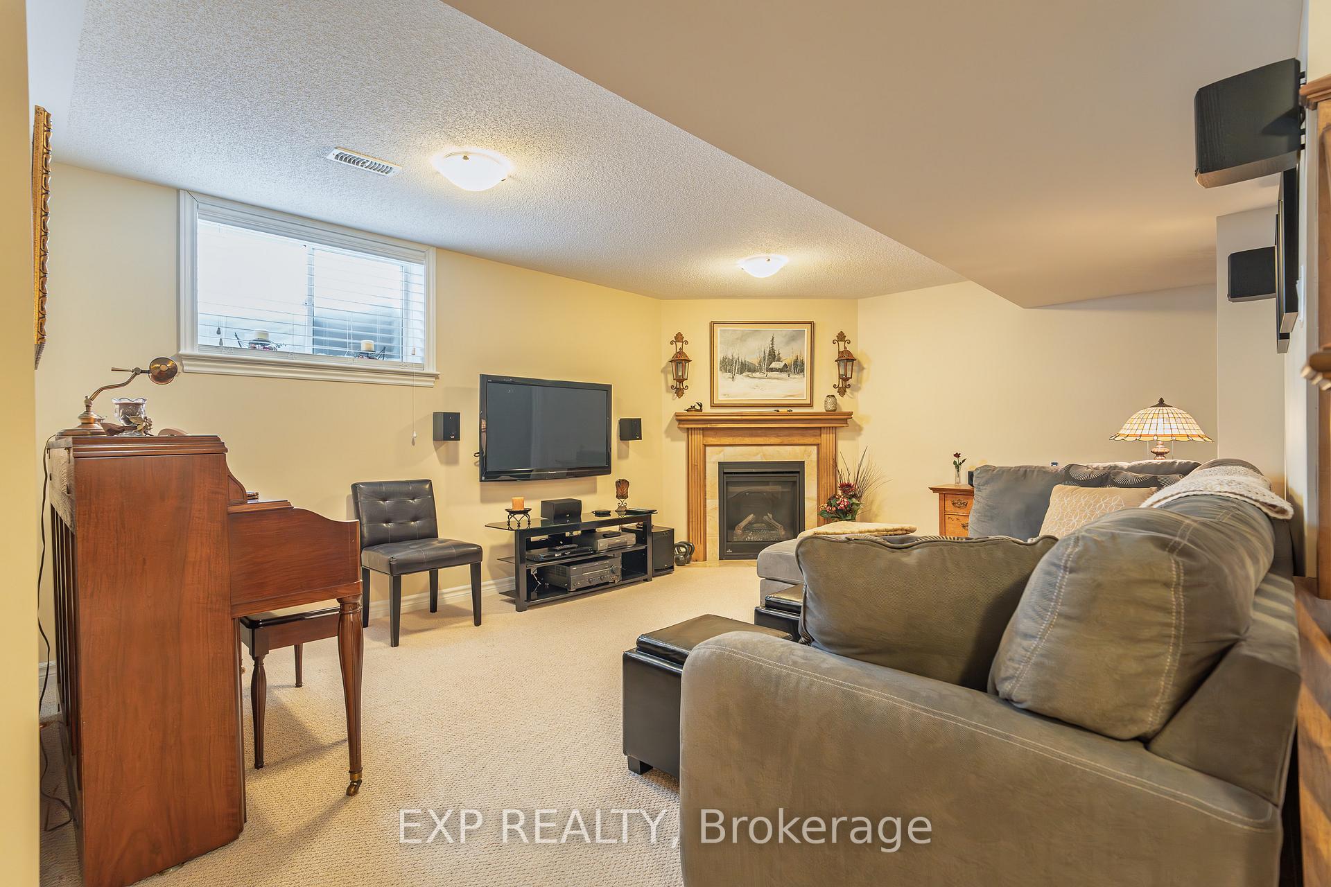 Photo 28 of 208 Voie De Brouage Way, Ottawa, Camelot — HOMEH