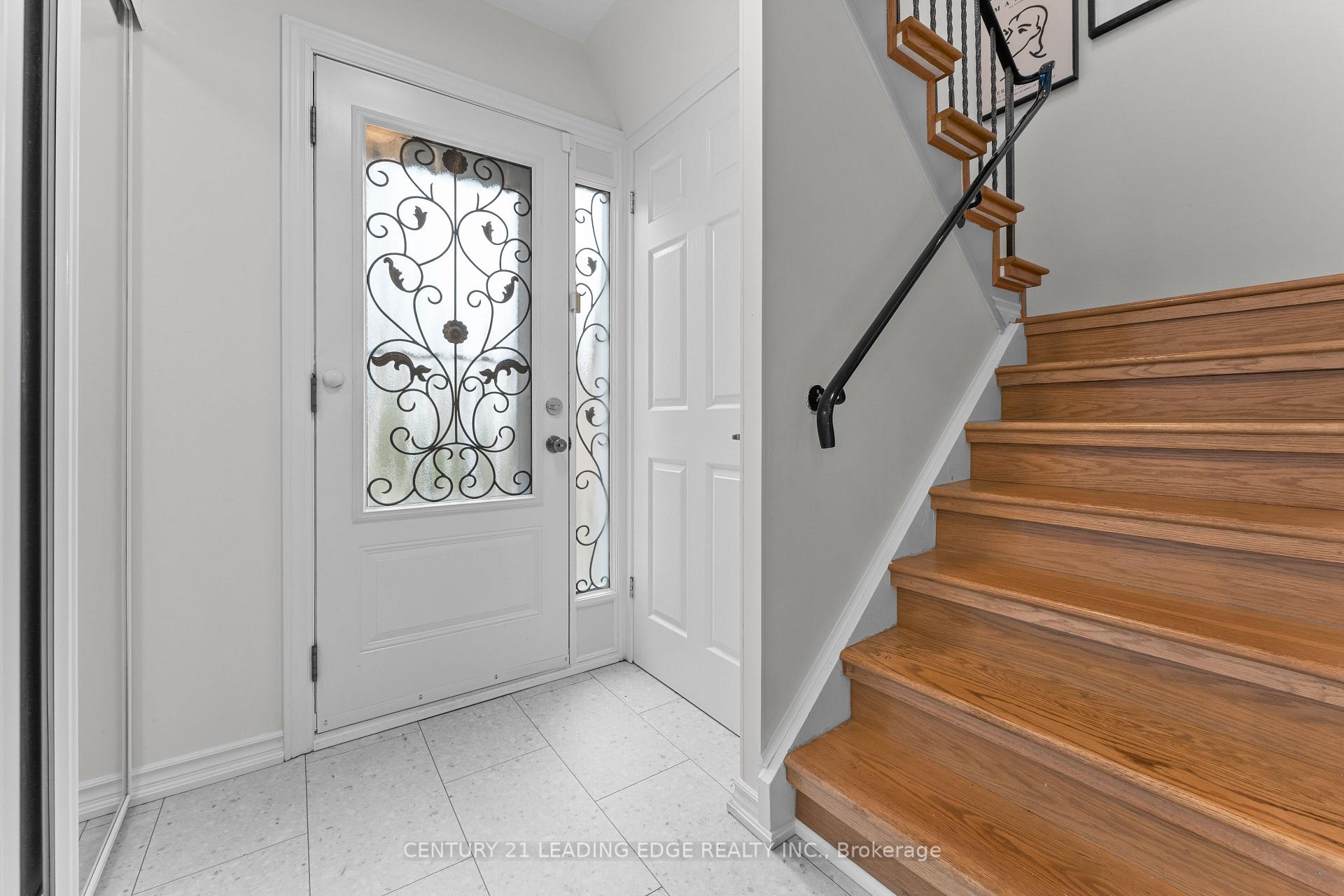 Photo 4 of 1671 Alwin Circle, Pickering, Village East — HOMEH