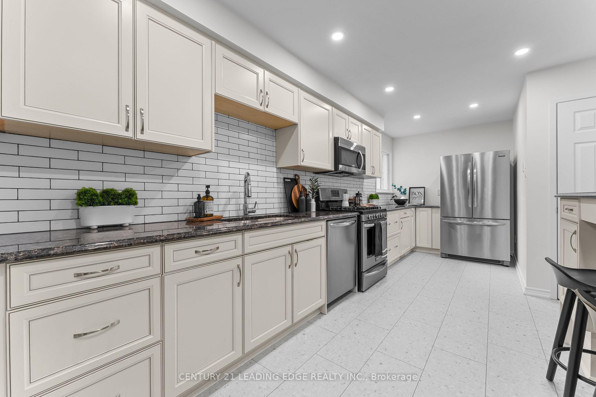Photo 12 of 1671 Alwin Circle, Pickering, Village East — HOMEH