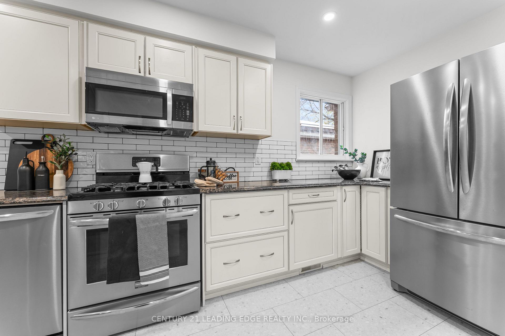 Photo 14 of 1671 Alwin Circle, Pickering, Village East — HOMEH