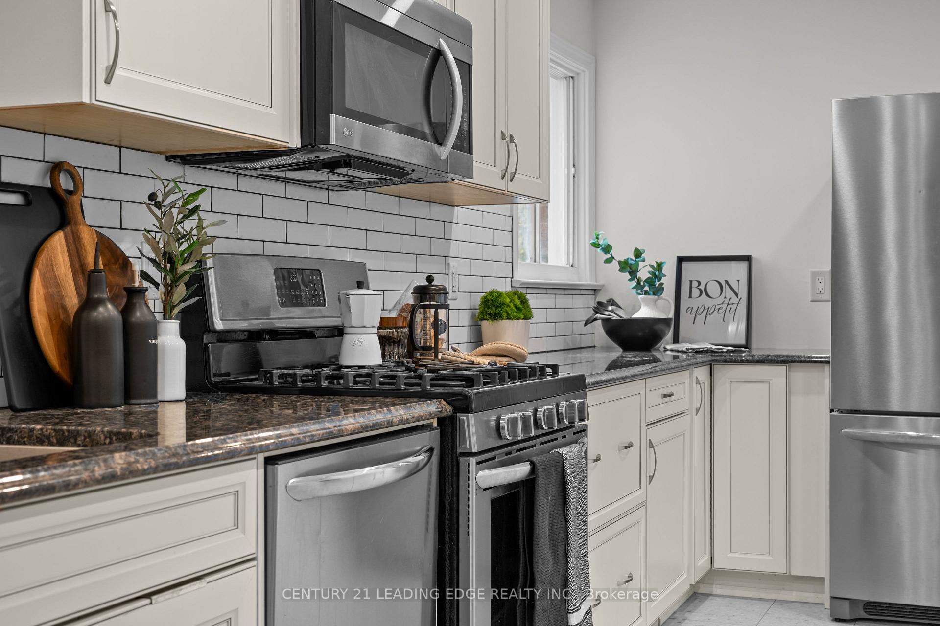 Photo 17 of 1671 Alwin Circle, Pickering, Village East — HOMEH