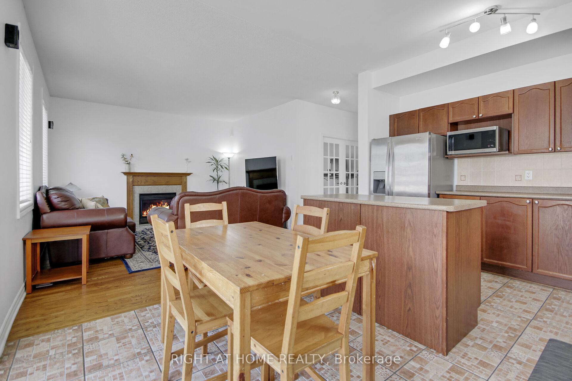 Photo 11 of 915 Gosnell Terrace, Ottawa, Fallingbrook/Gardenway South — HOMEH