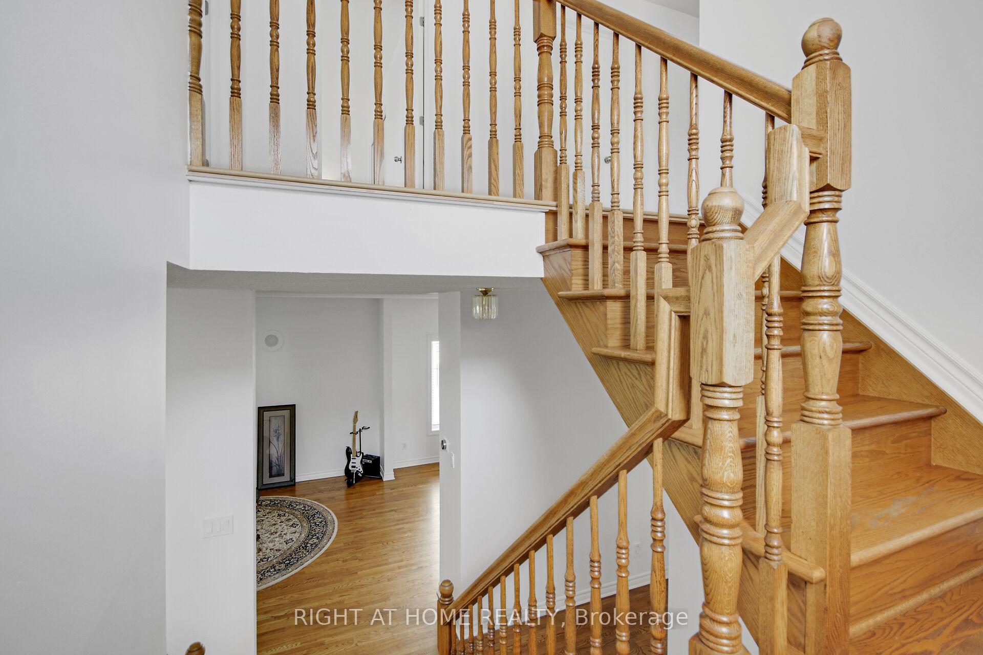 Photo 20 of 915 Gosnell Terrace, Ottawa, Fallingbrook/Gardenway South — HOMEH