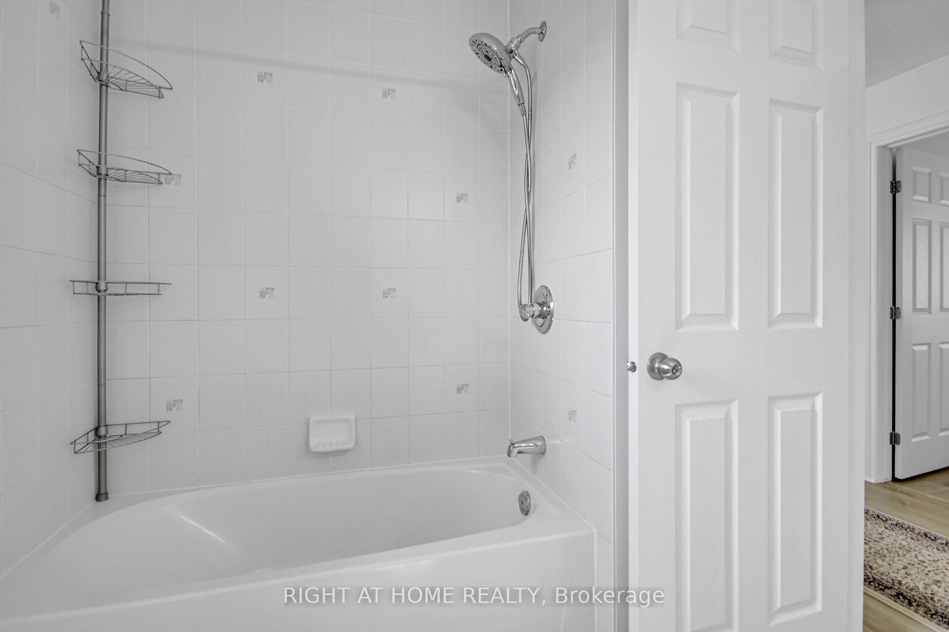 Photo 34 of 915 Gosnell Terrace, Ottawa, Fallingbrook/Gardenway South — HOMEH