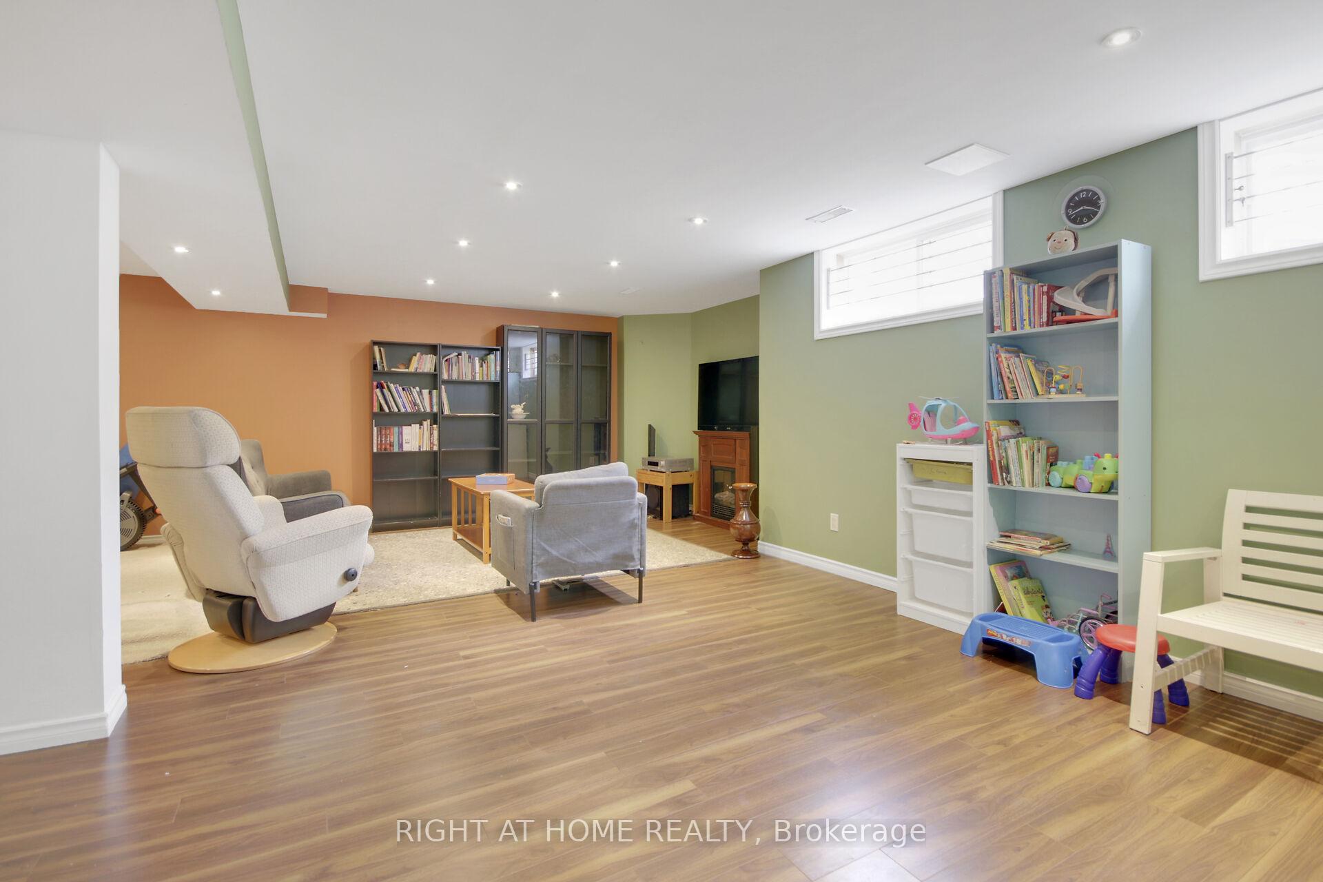 Photo 36 of 915 Gosnell Terrace, Ottawa, Fallingbrook/Gardenway South — HOMEH