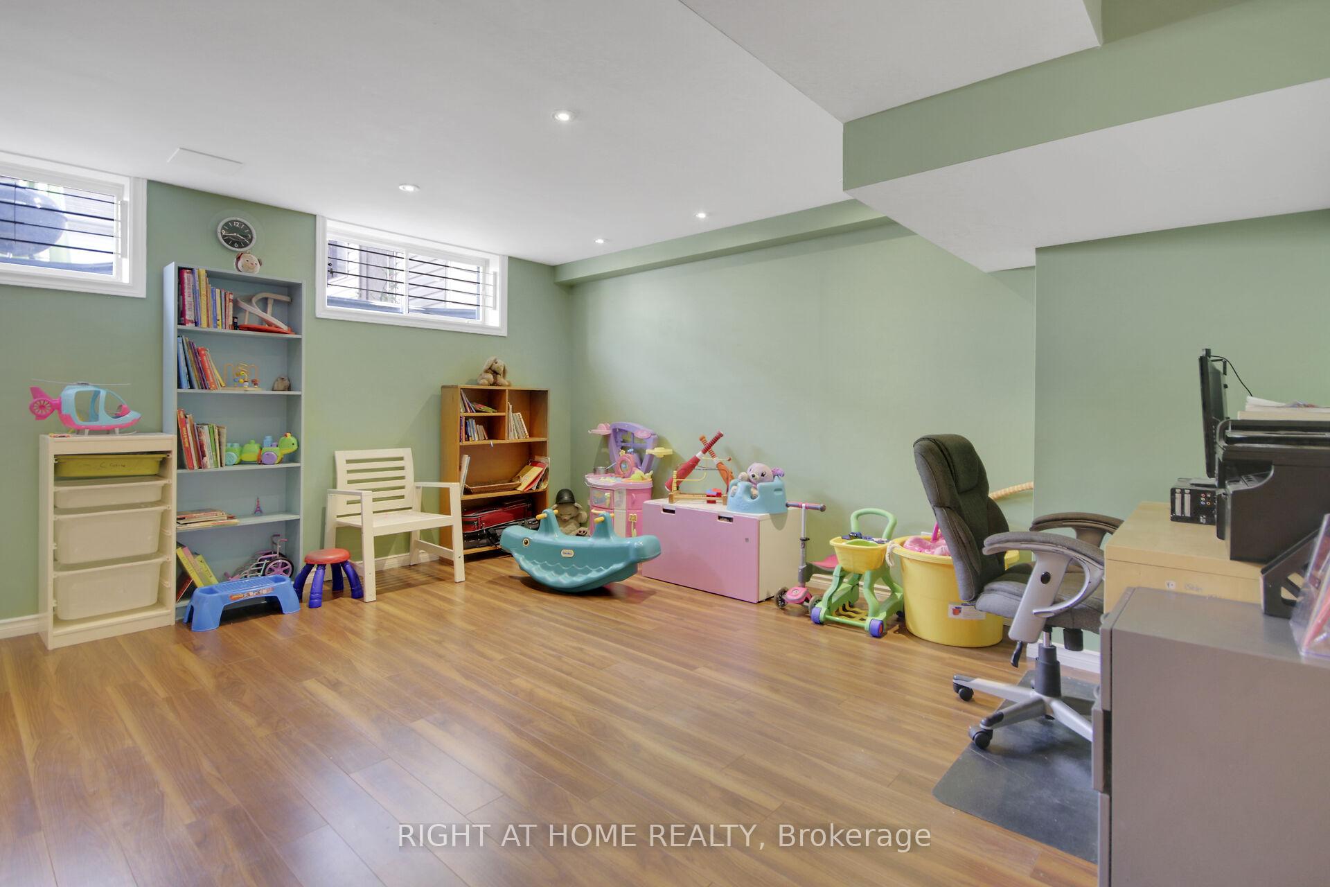 Photo 39 of 915 Gosnell Terrace, Ottawa, Fallingbrook/Gardenway South — HOMEH