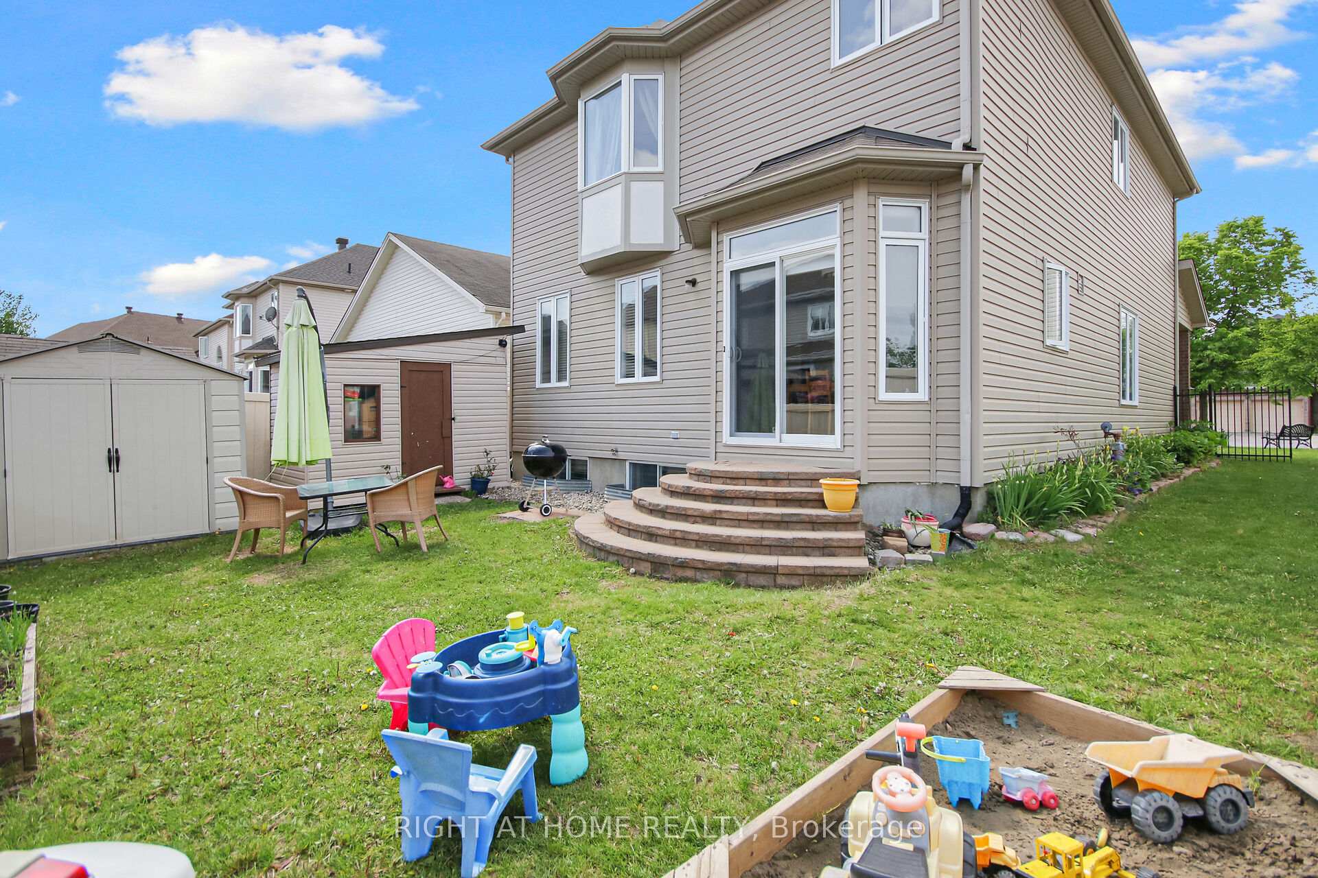 Photo 44 of 915 Gosnell Terrace, Ottawa, Fallingbrook/Gardenway South — HOMEH