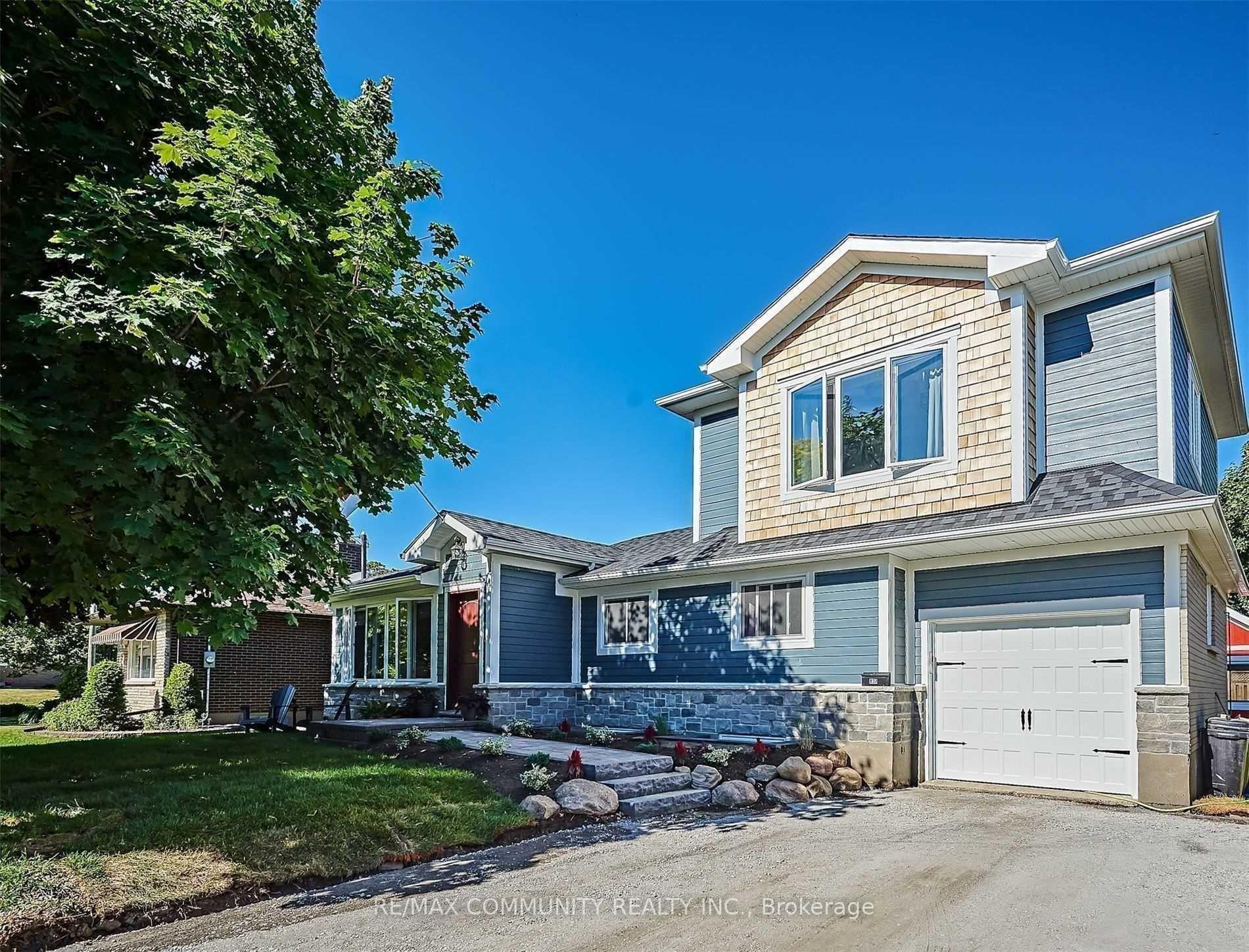 Front of 837 Glenrush Street