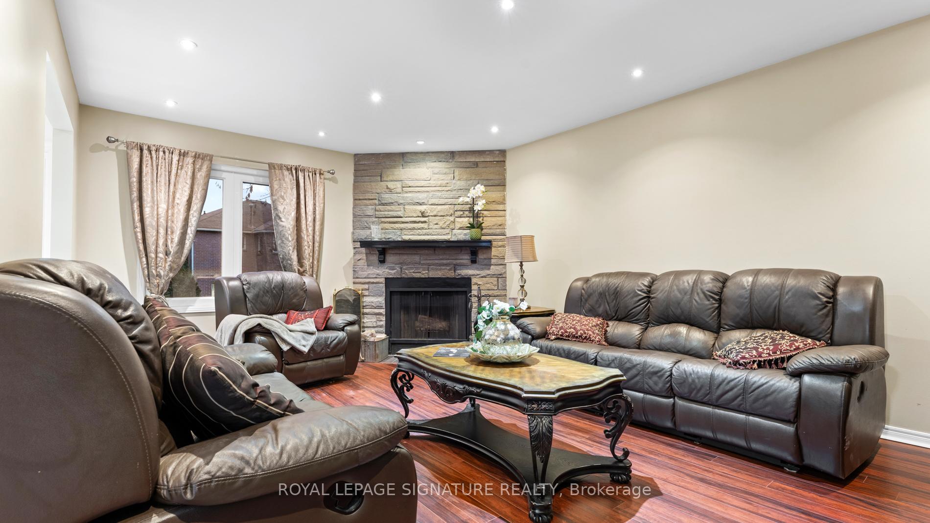 Photo 13 of 583 Foxwood Trail, Pickering, Amberlea — HOMEH