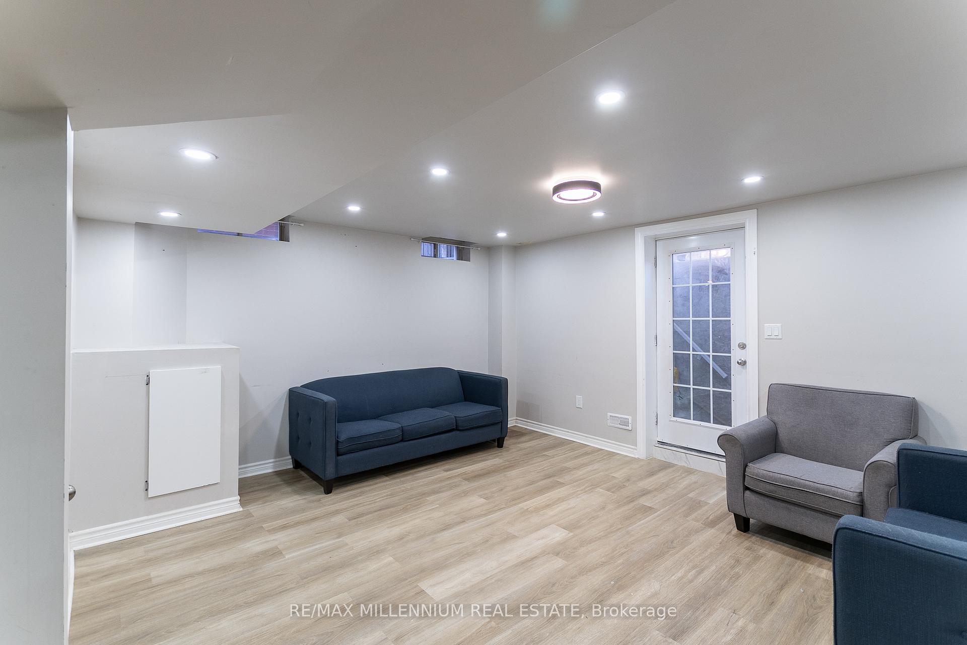 Photo 13 of Unit Lower, 309 Nairn Circle, Milton, Scott — HOMEH