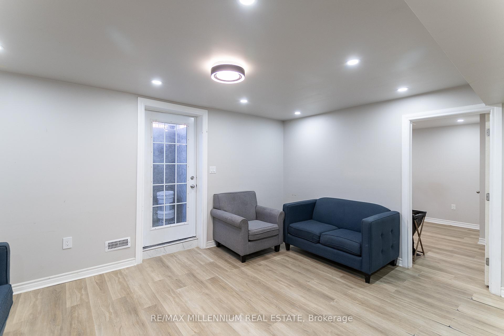 Photo 14 of Unit Lower, 309 Nairn Circle, Milton, Scott — HOMEH