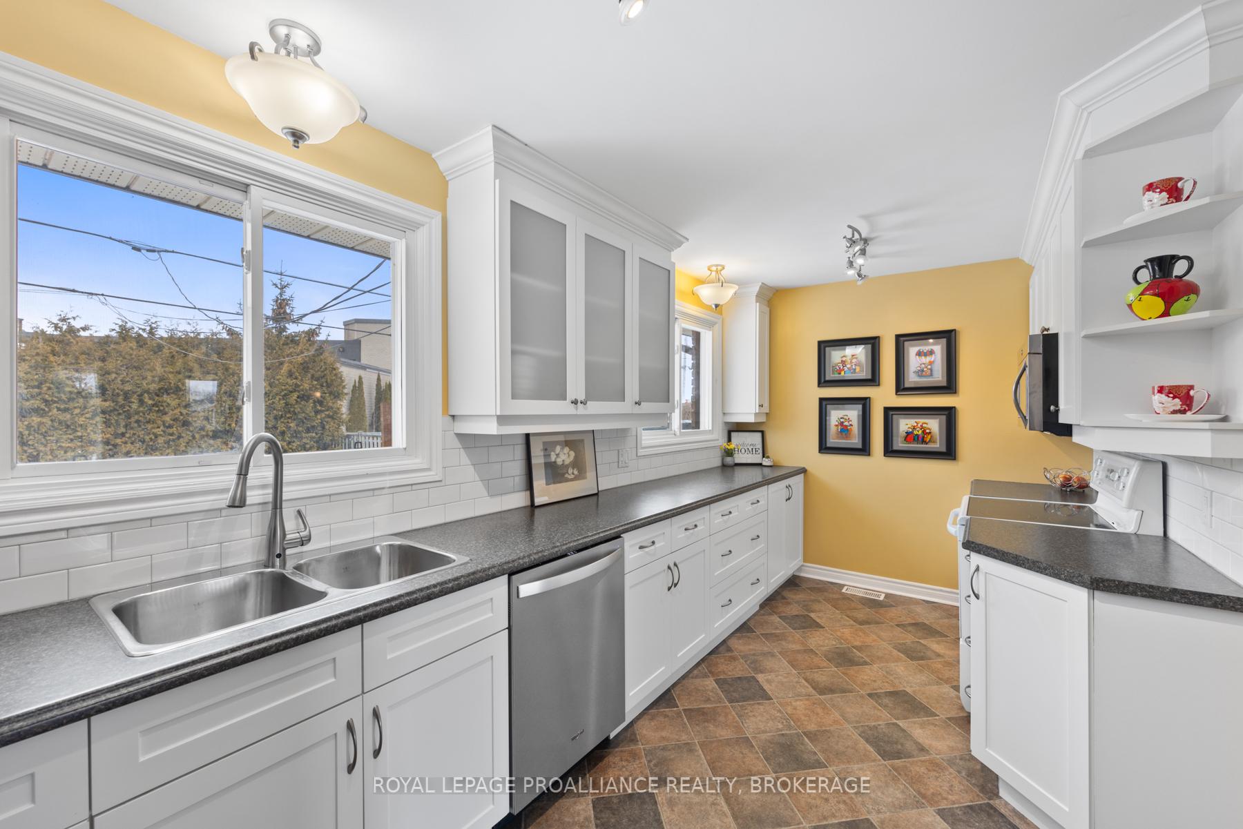 Photo 20 of 781 Downing Street, Kingston, South of Taylor-Kidd Blvd — HOMEH