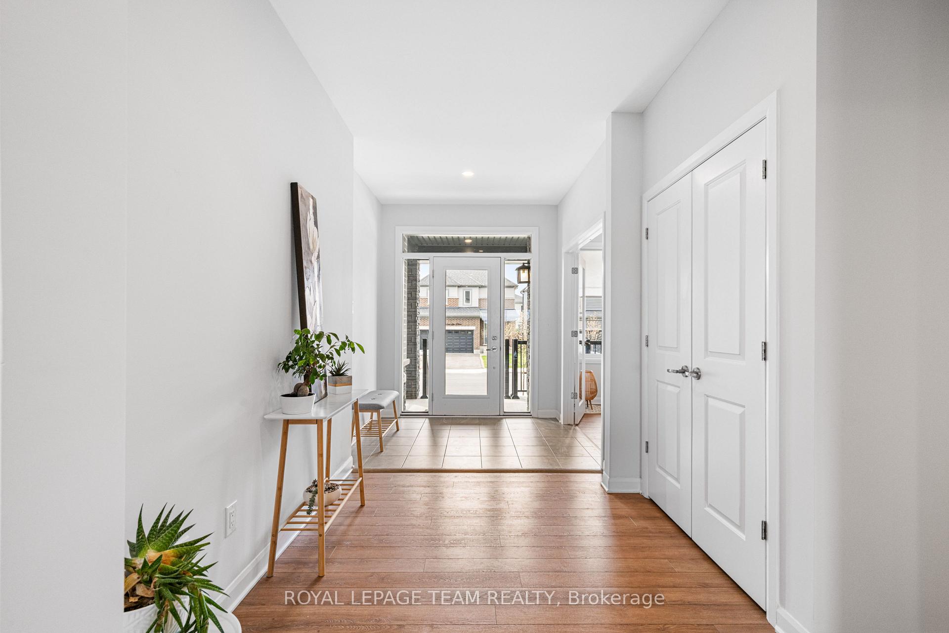 Photo 2 of 934 Lakeridge Drive, Ottawa, Avalon East — HOMEH