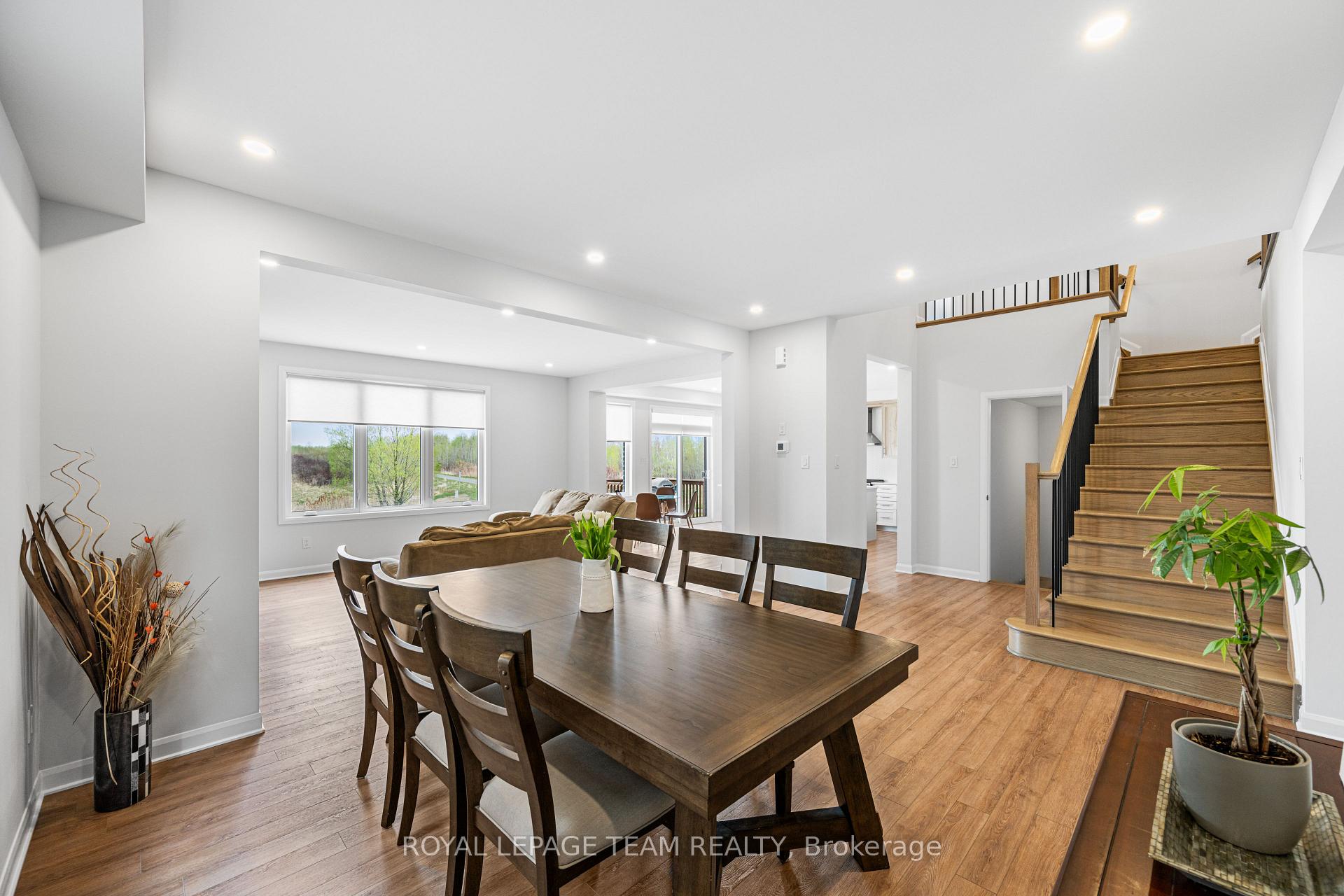 Photo 7 of 934 Lakeridge Drive, Ottawa, Avalon East — HOMEH