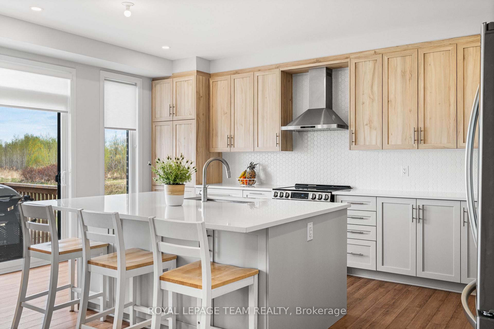 Photo 10 of 934 Lakeridge Drive, Ottawa, Avalon East — HOMEH