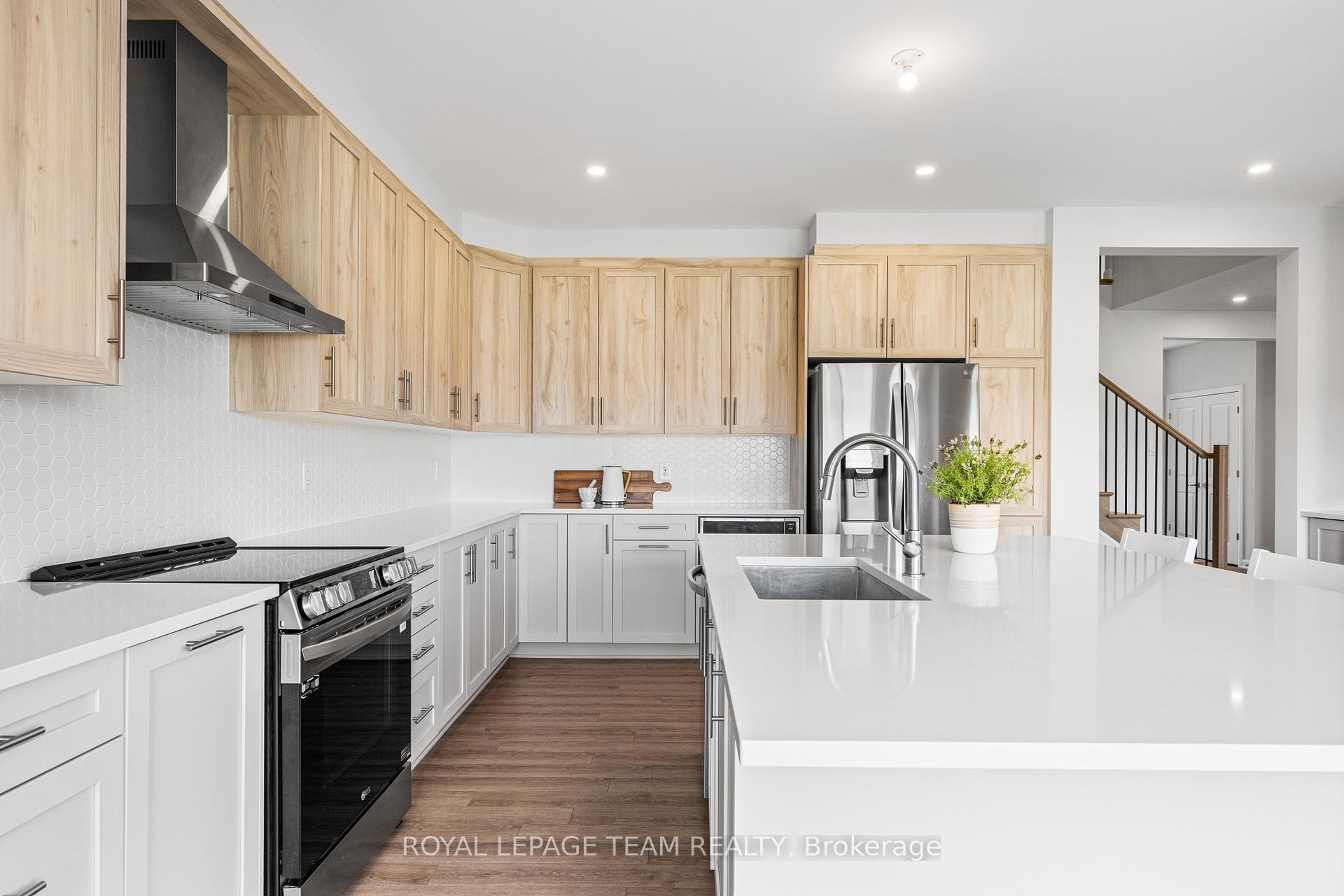 Photo 12 of 934 Lakeridge Drive, Ottawa, Avalon East — HOMEH