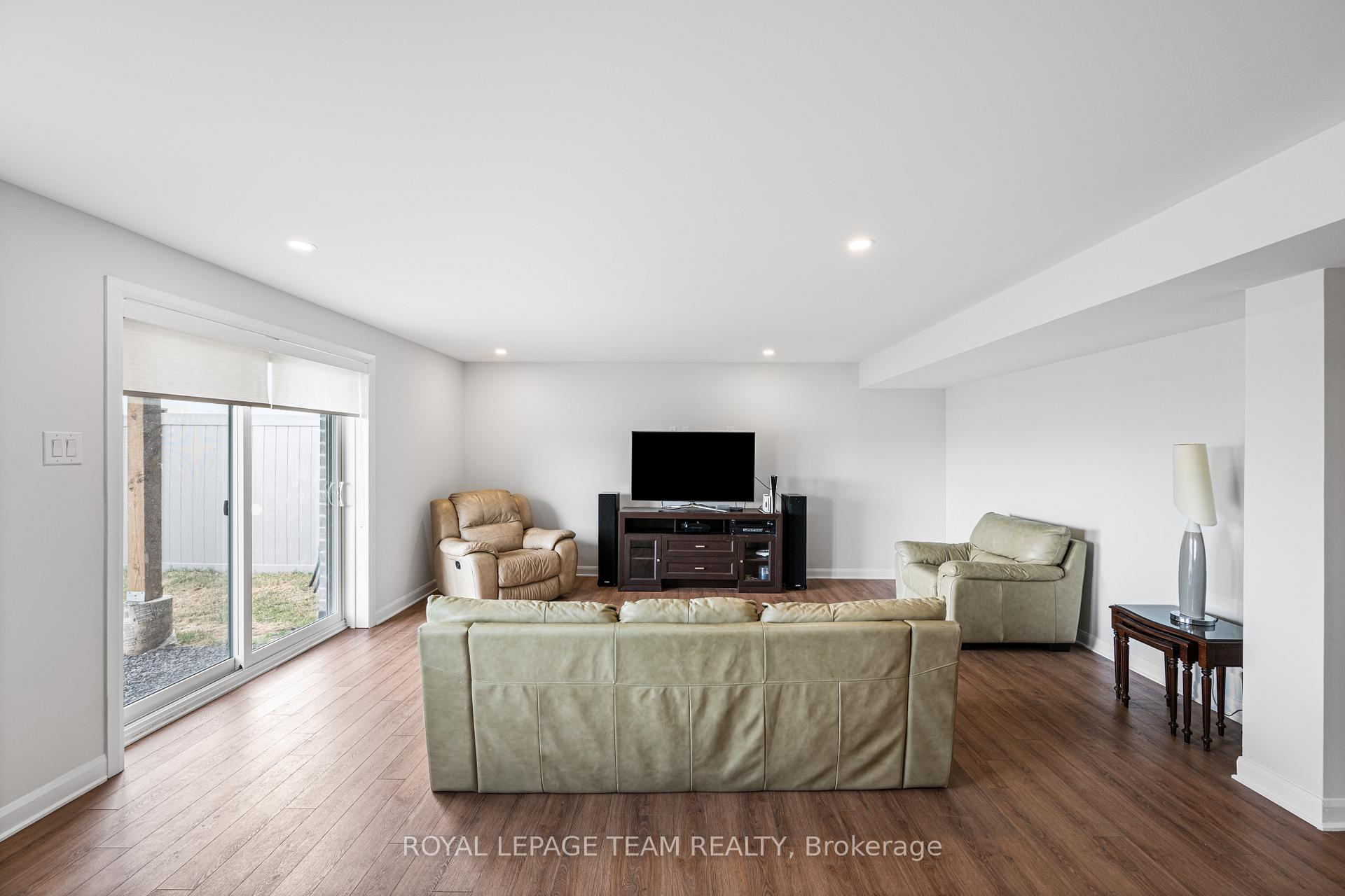 Photo 28 of 934 Lakeridge Drive, Ottawa, Avalon East — HOMEH