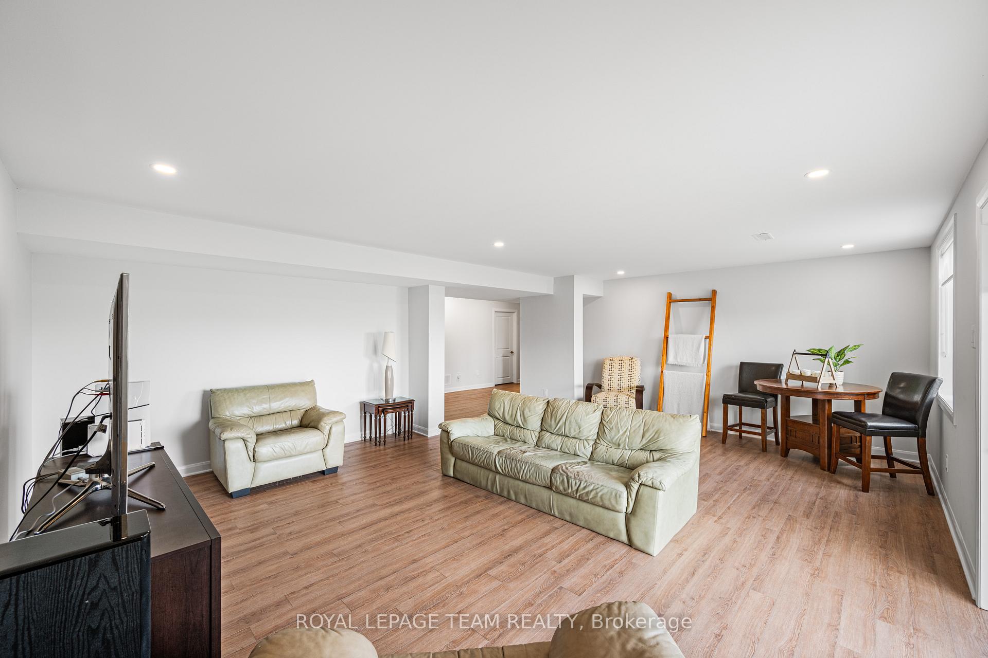 Photo 29 of 934 Lakeridge Drive, Ottawa, Avalon East — HOMEH