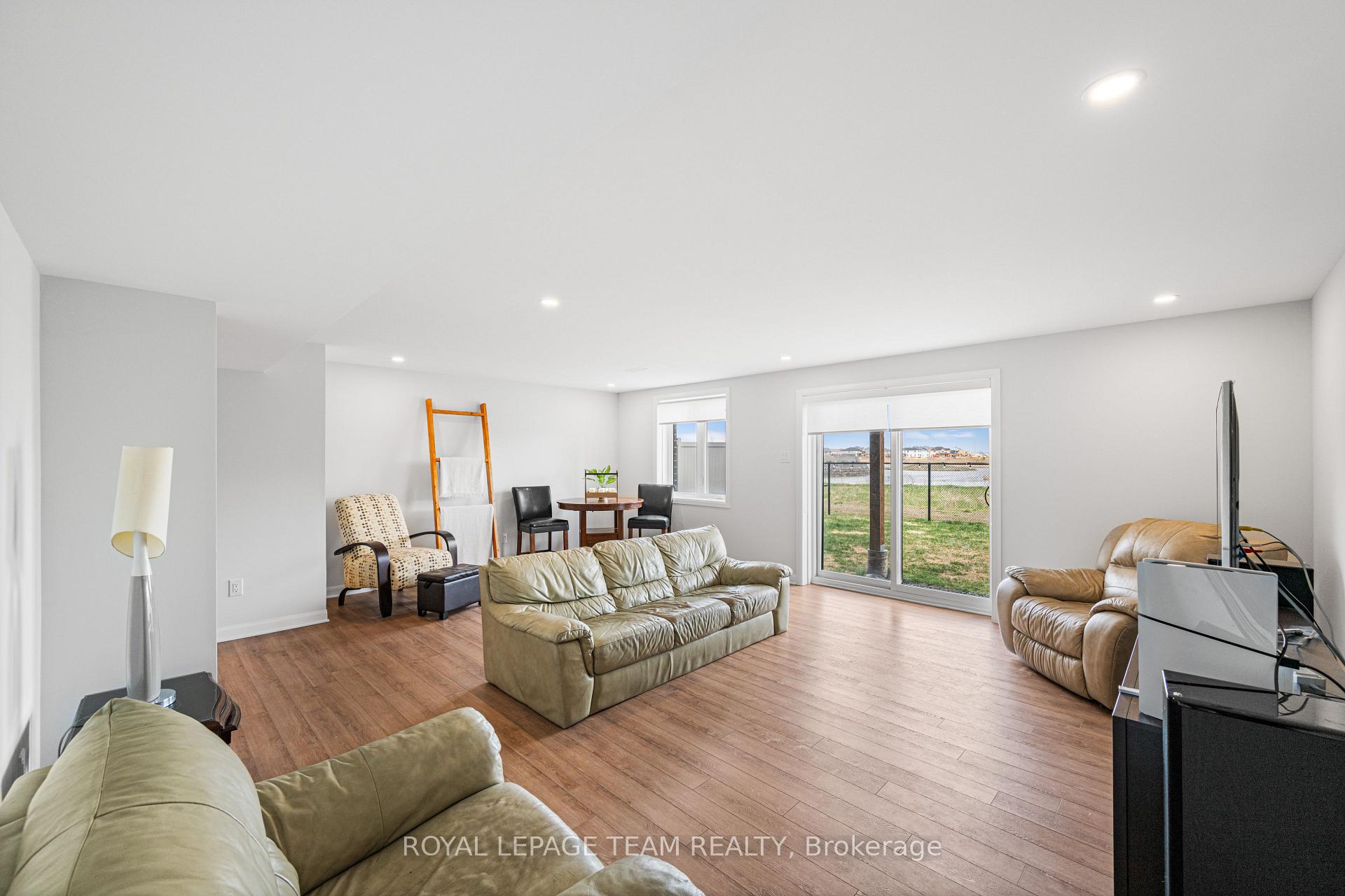 Photo 30 of 934 Lakeridge Drive, Ottawa, Avalon East — HOMEH