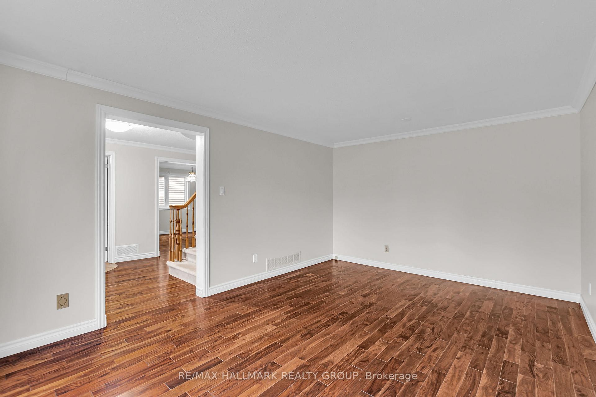 Photo 6 of 1660 Des Broussailles Terrace, Ottawa, Chapel Hill — HOMEH