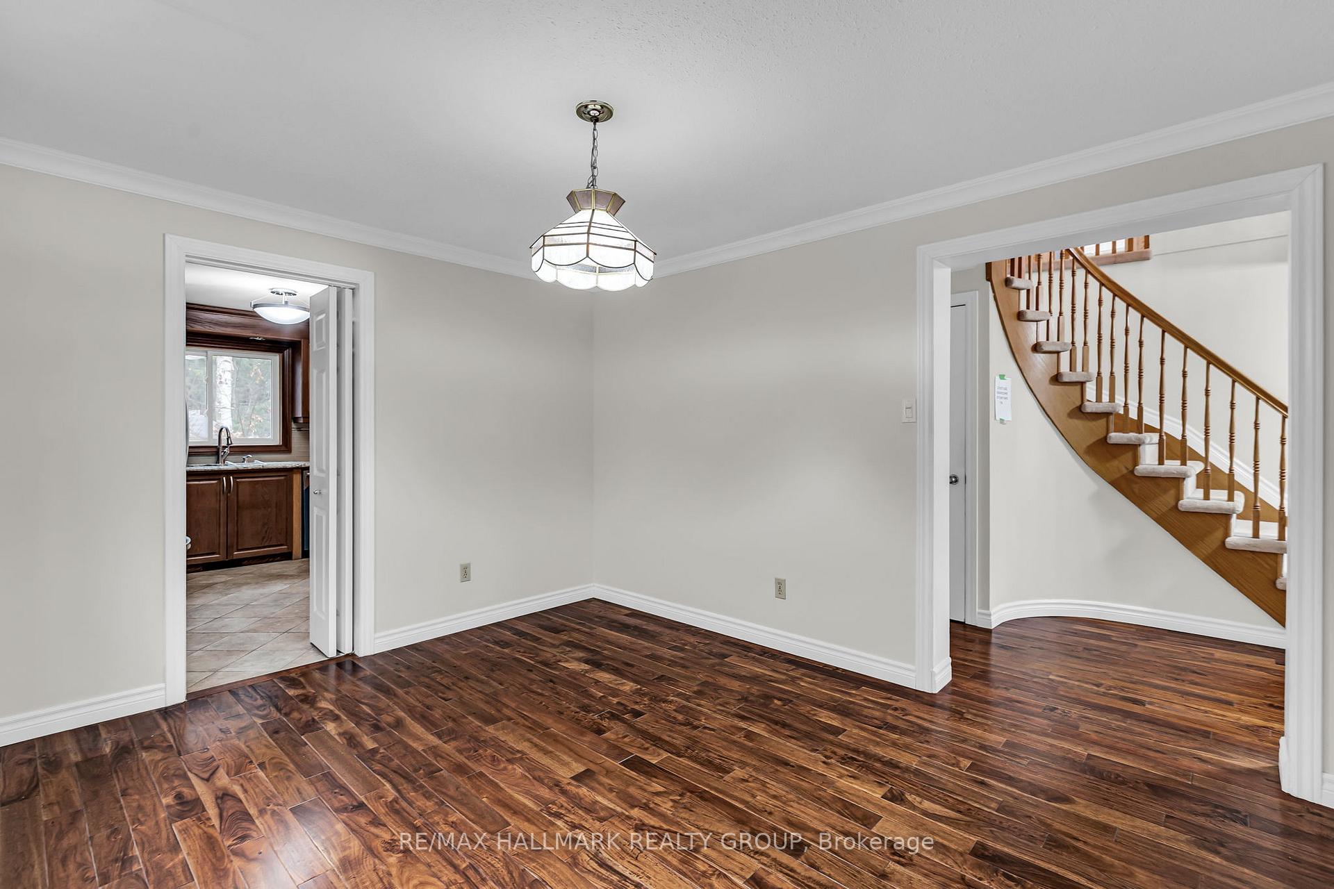 Photo 8 of 1660 Des Broussailles Terrace, Ottawa, Chapel Hill — HOMEH