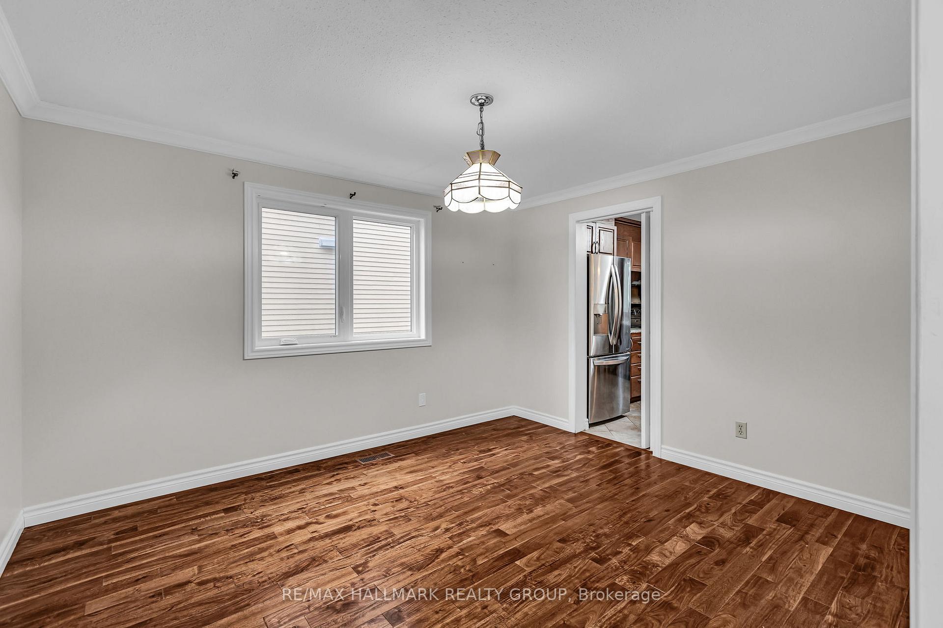 Photo 9 of 1660 Des Broussailles Terrace, Ottawa, Chapel Hill — HOMEH