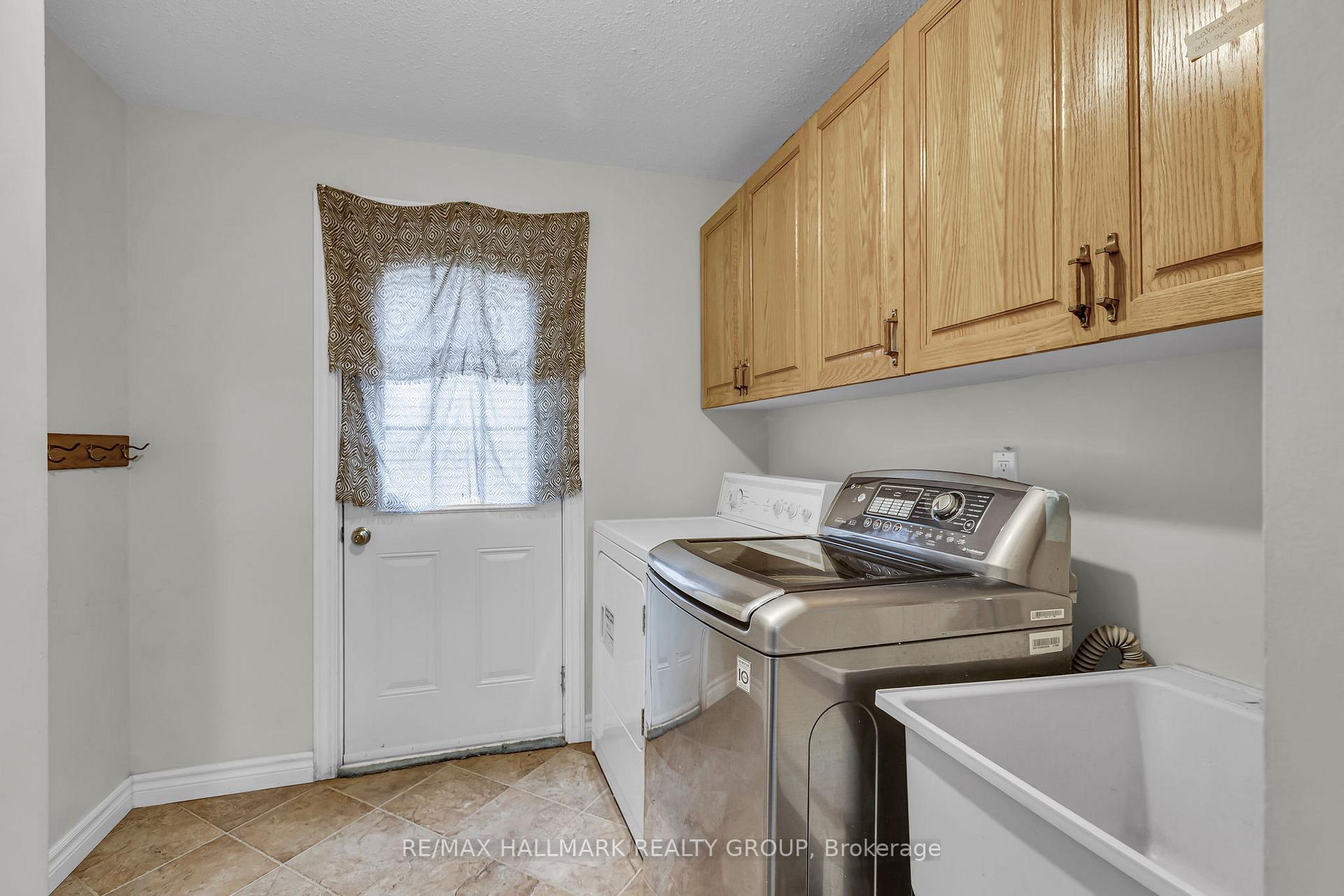 Photo 21 of 1660 Des Broussailles Terrace, Ottawa, Chapel Hill — HOMEH
