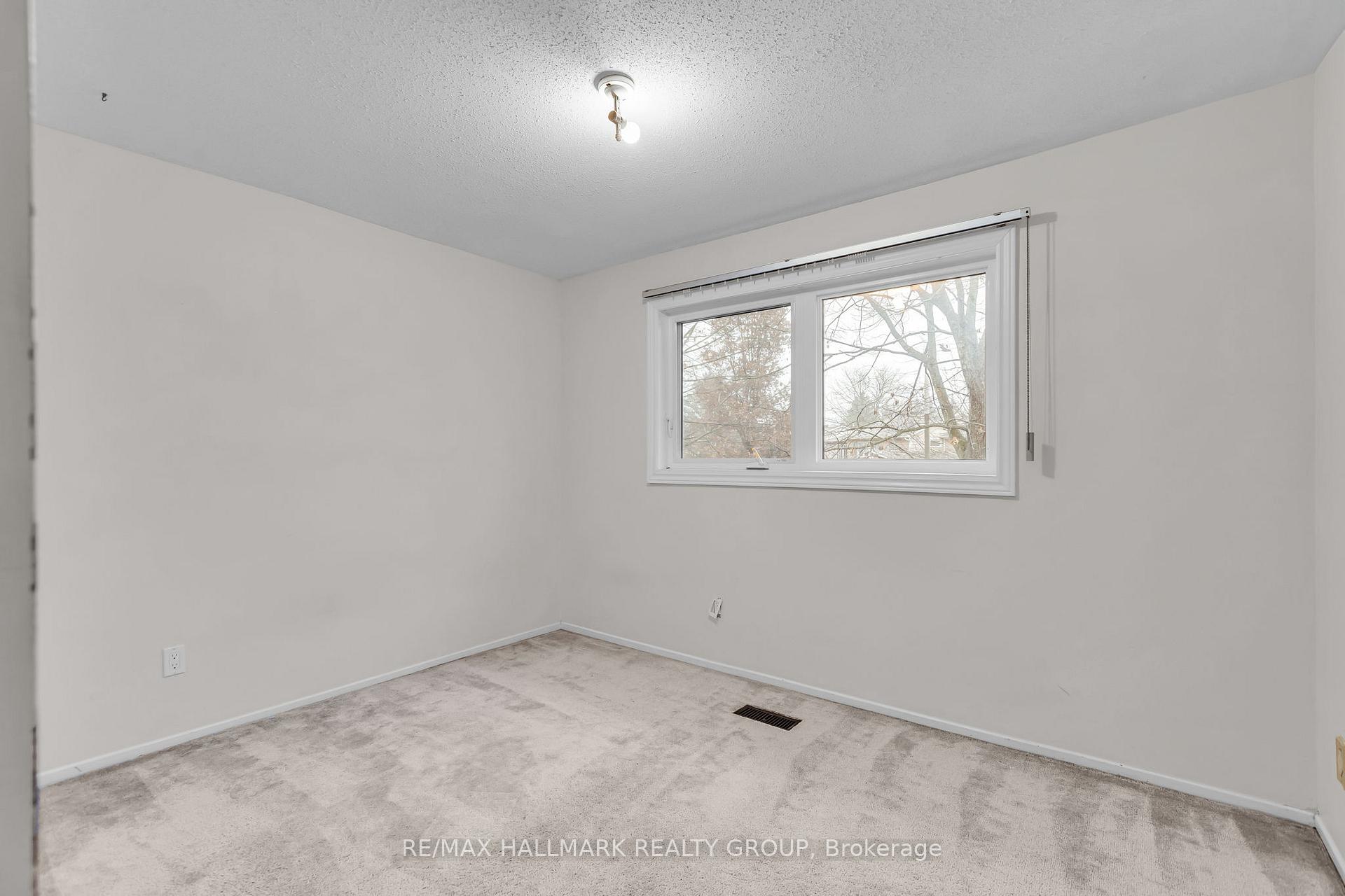 Photo 31 of 1660 Des Broussailles Terrace, Ottawa, Chapel Hill — HOMEH