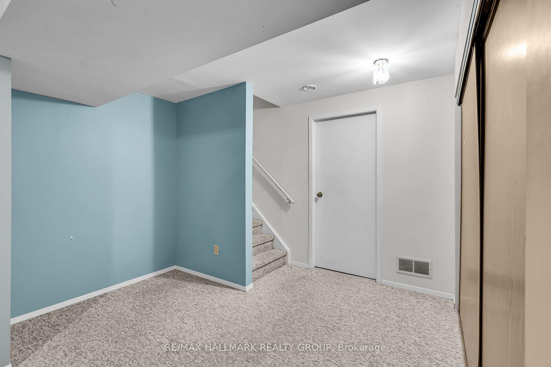 Photo 33 of 1660 Des Broussailles Terrace, Ottawa, Chapel Hill — HOMEH