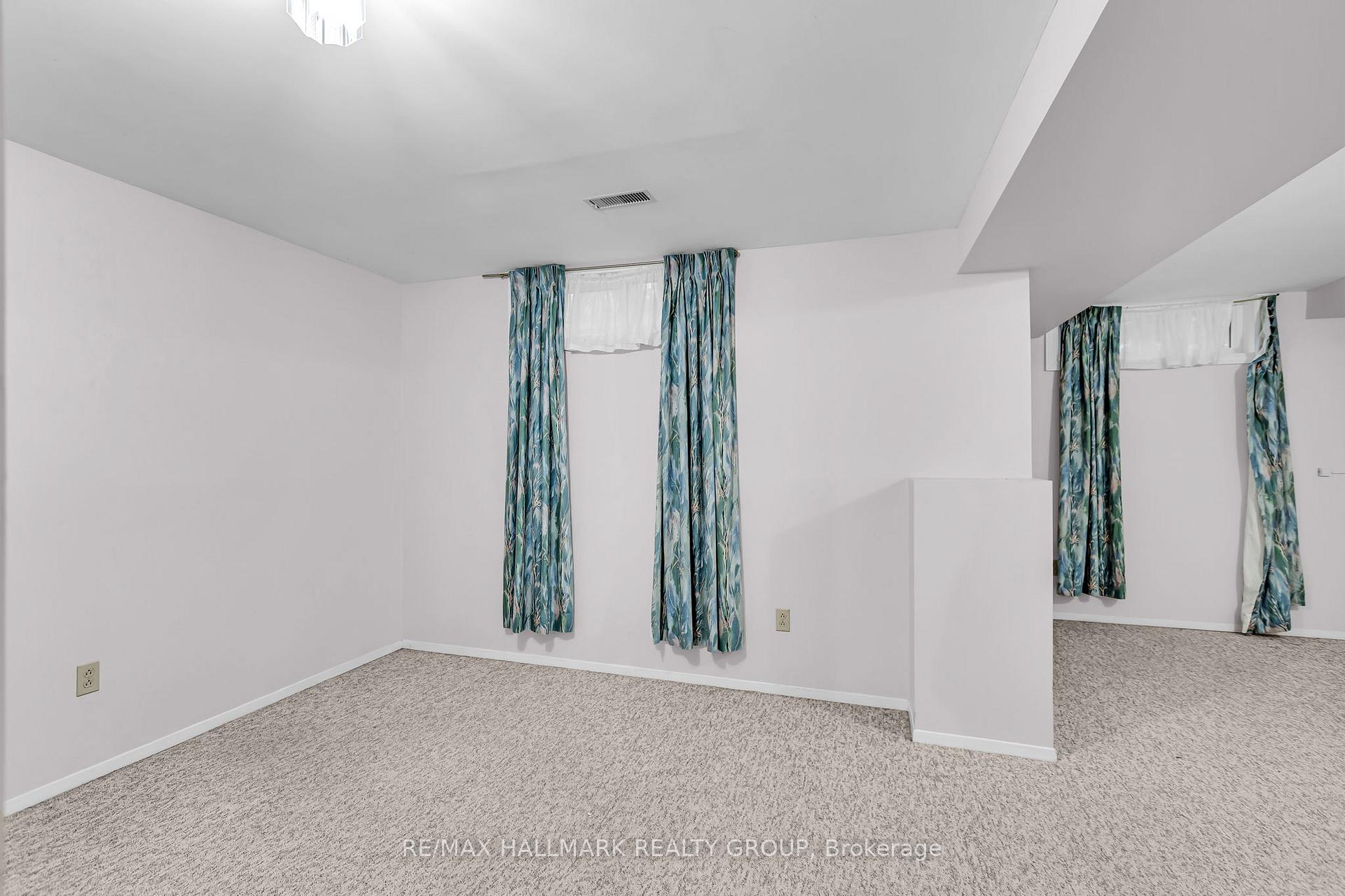 Photo 36 of 1660 Des Broussailles Terrace, Ottawa, Chapel Hill — HOMEH