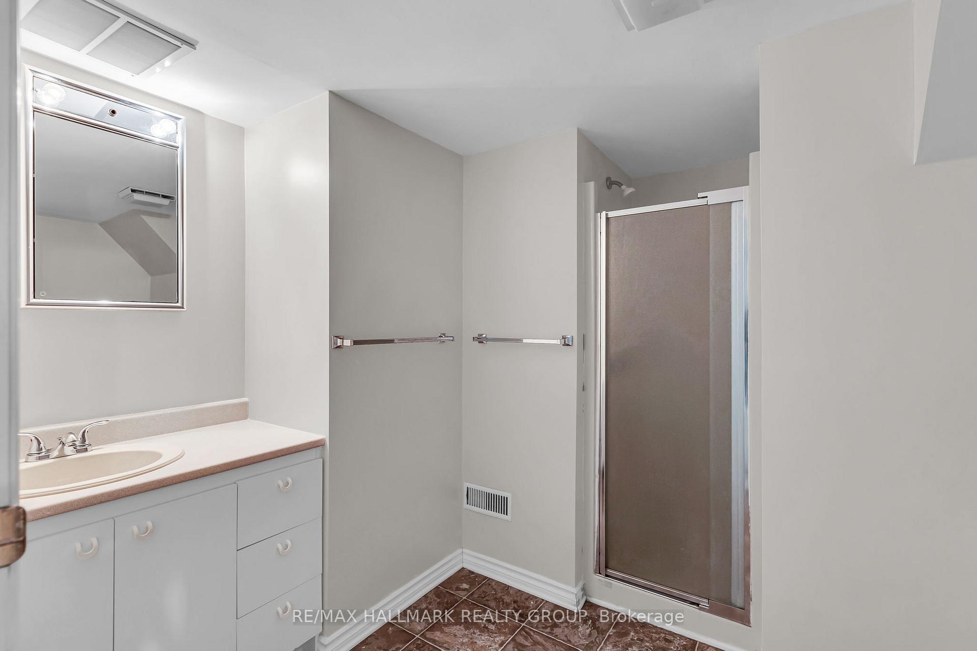 Photo 38 of 1660 Des Broussailles Terrace, Ottawa, Chapel Hill — HOMEH
