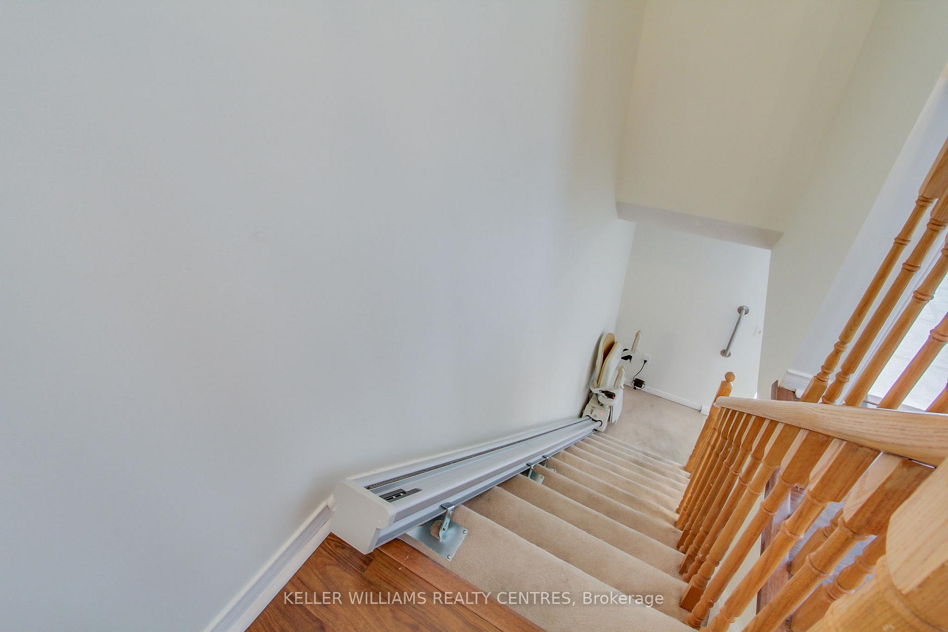 Photo 20 of 889 Clancey Crescent, Newmarket, Gorham-College Manor — HOMEH