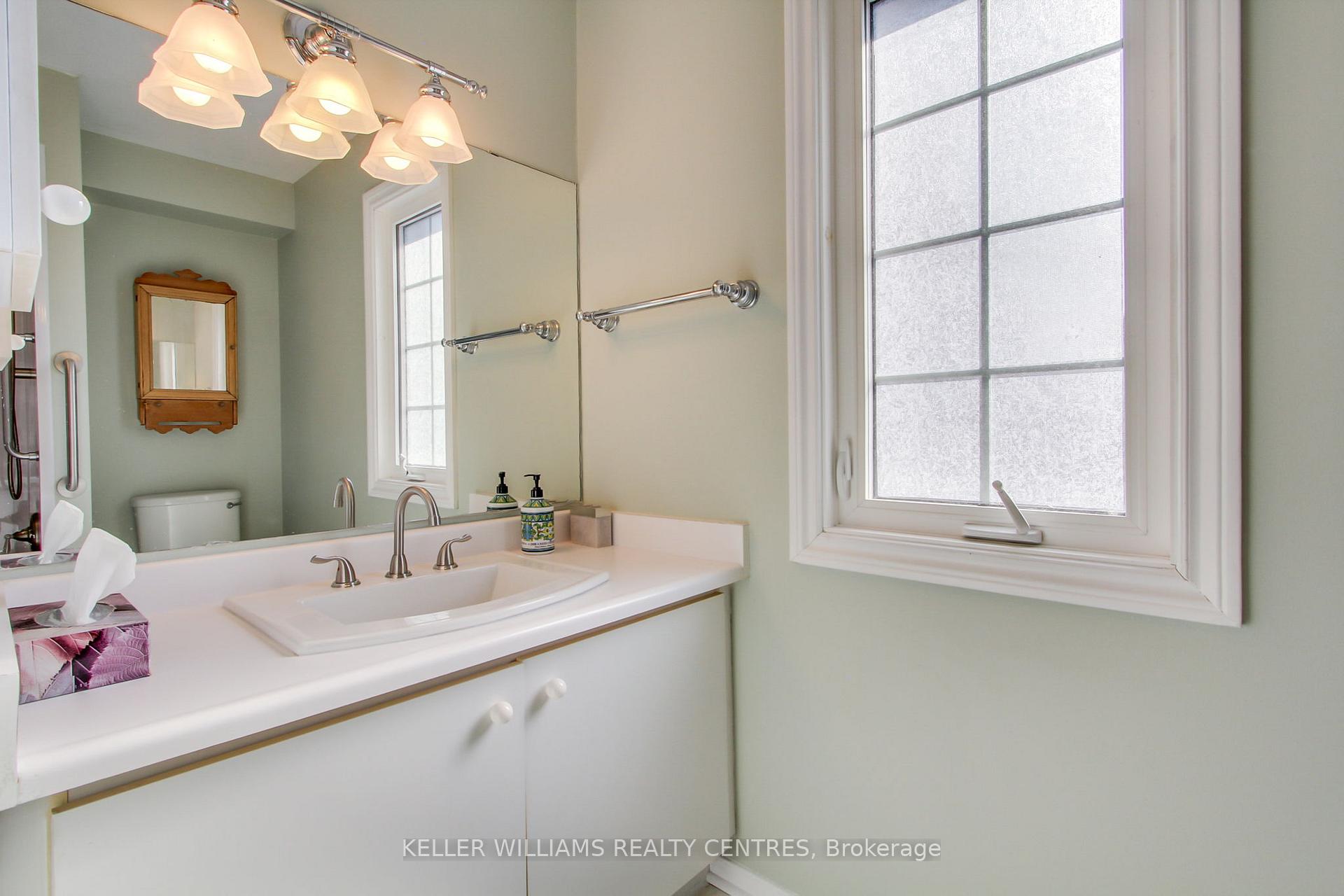 Photo 26 of 889 Clancey Crescent, Newmarket, Gorham-College Manor — HOMEH