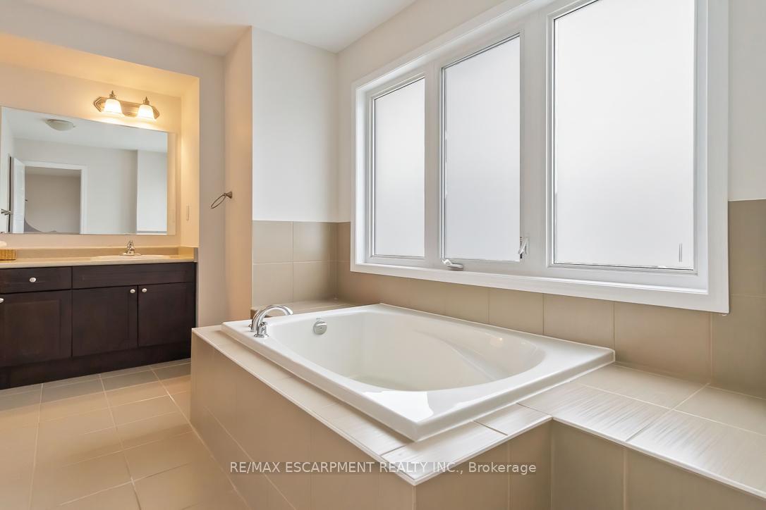 Photo 30 of 255 Monaghan Crescent, Milton, Willmott — HOMEH