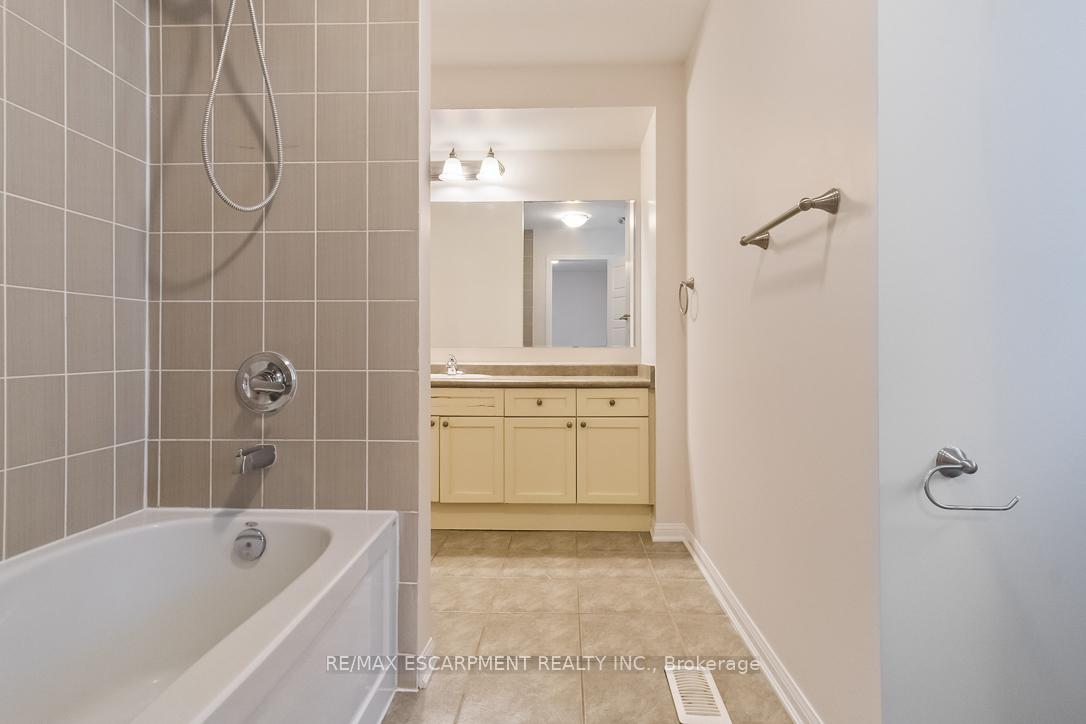 Photo 36 of 255 Monaghan Crescent, Milton, Willmott — HOMEH