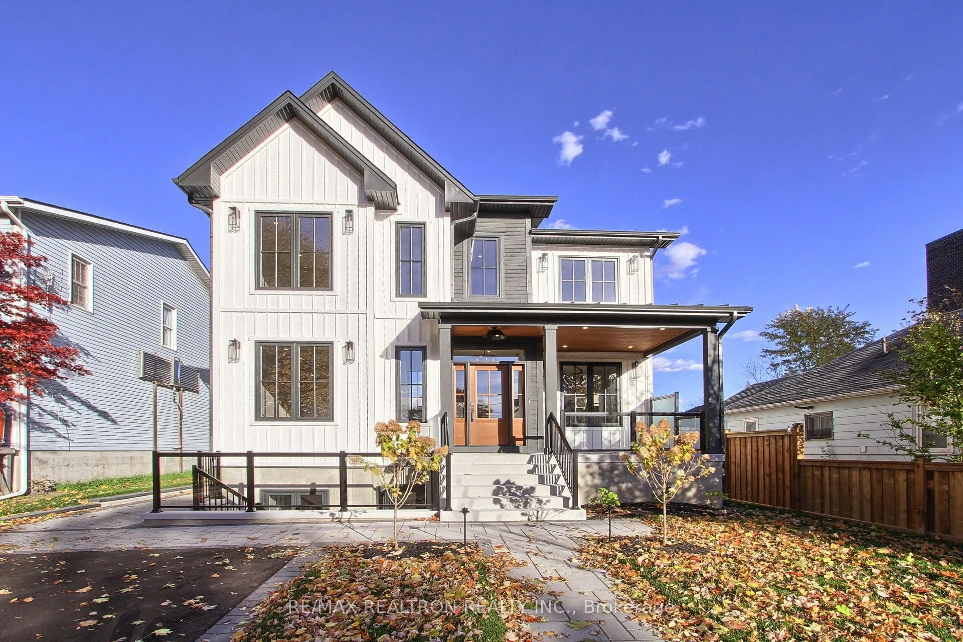 Photo 1 of 667 Pleasant Street, Pickering, Bay Ridges — HOMEH
