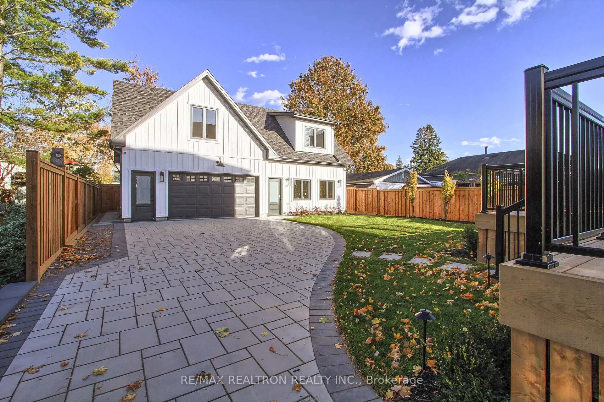 Photo 2 of 667 Pleasant Street, Pickering, Bay Ridges — HOMEH