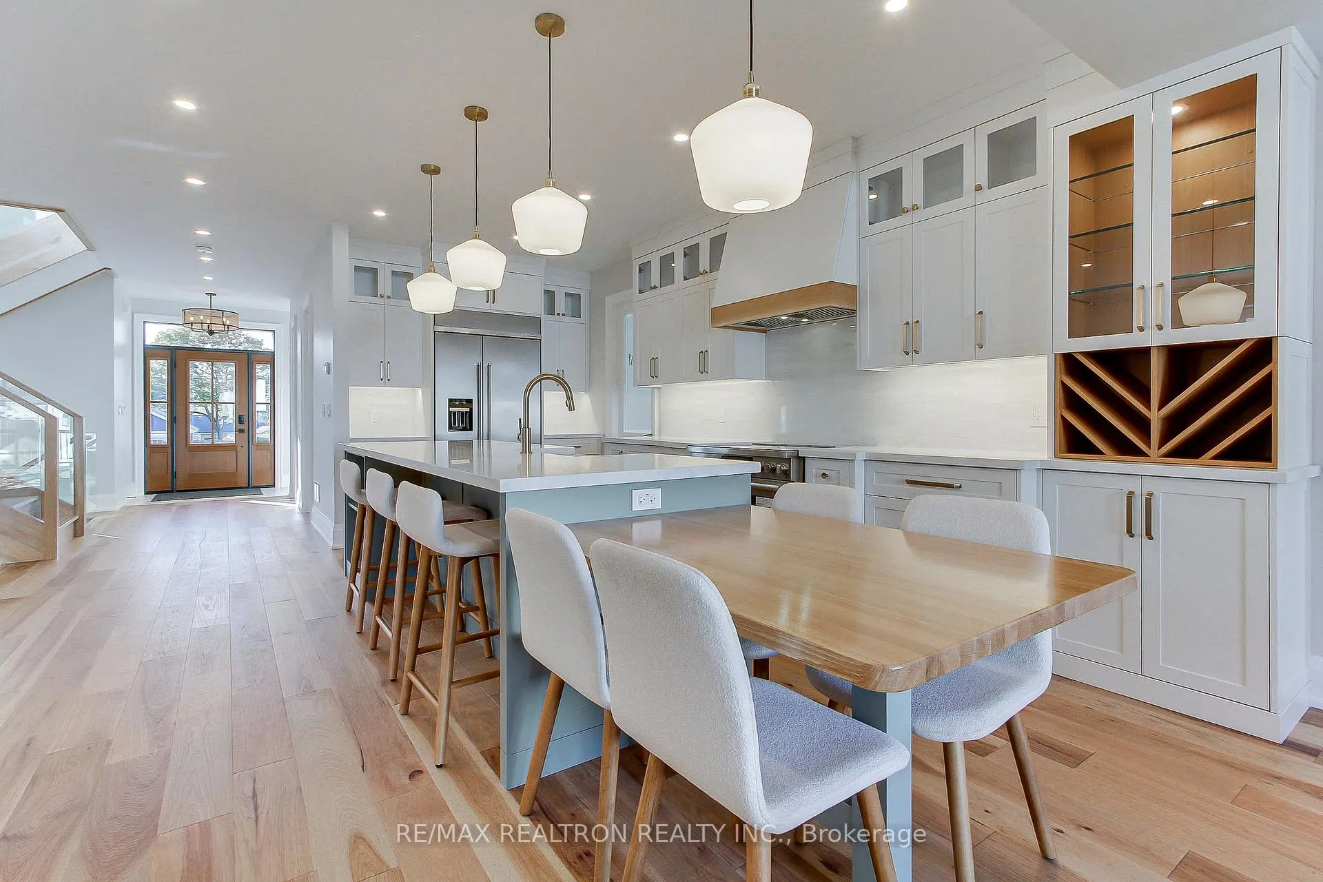 Photo 8 of 667 Pleasant Street, Pickering, Bay Ridges — HOMEH