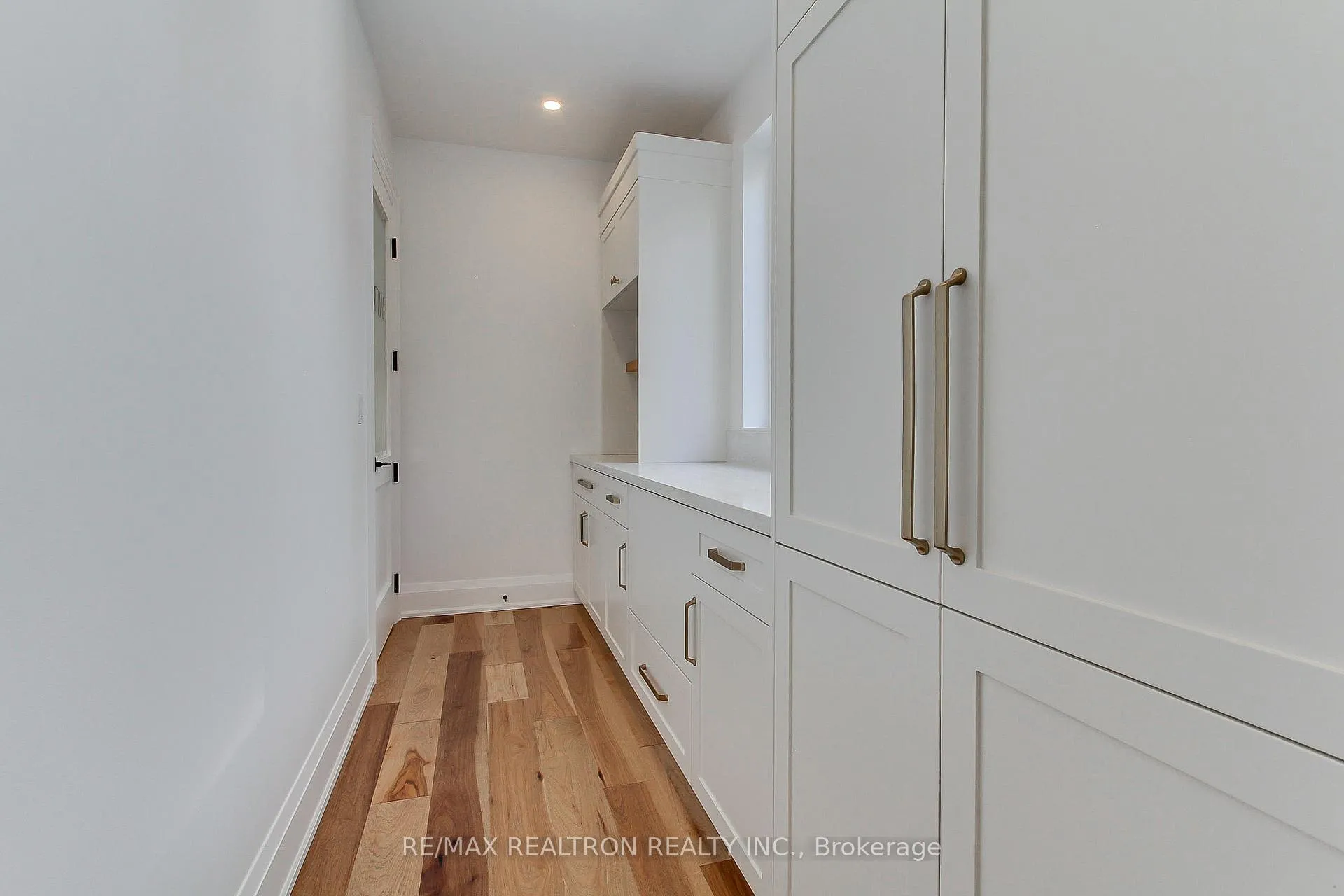 Photo 11 of 667 Pleasant Street, Pickering, Bay Ridges — HOMEH