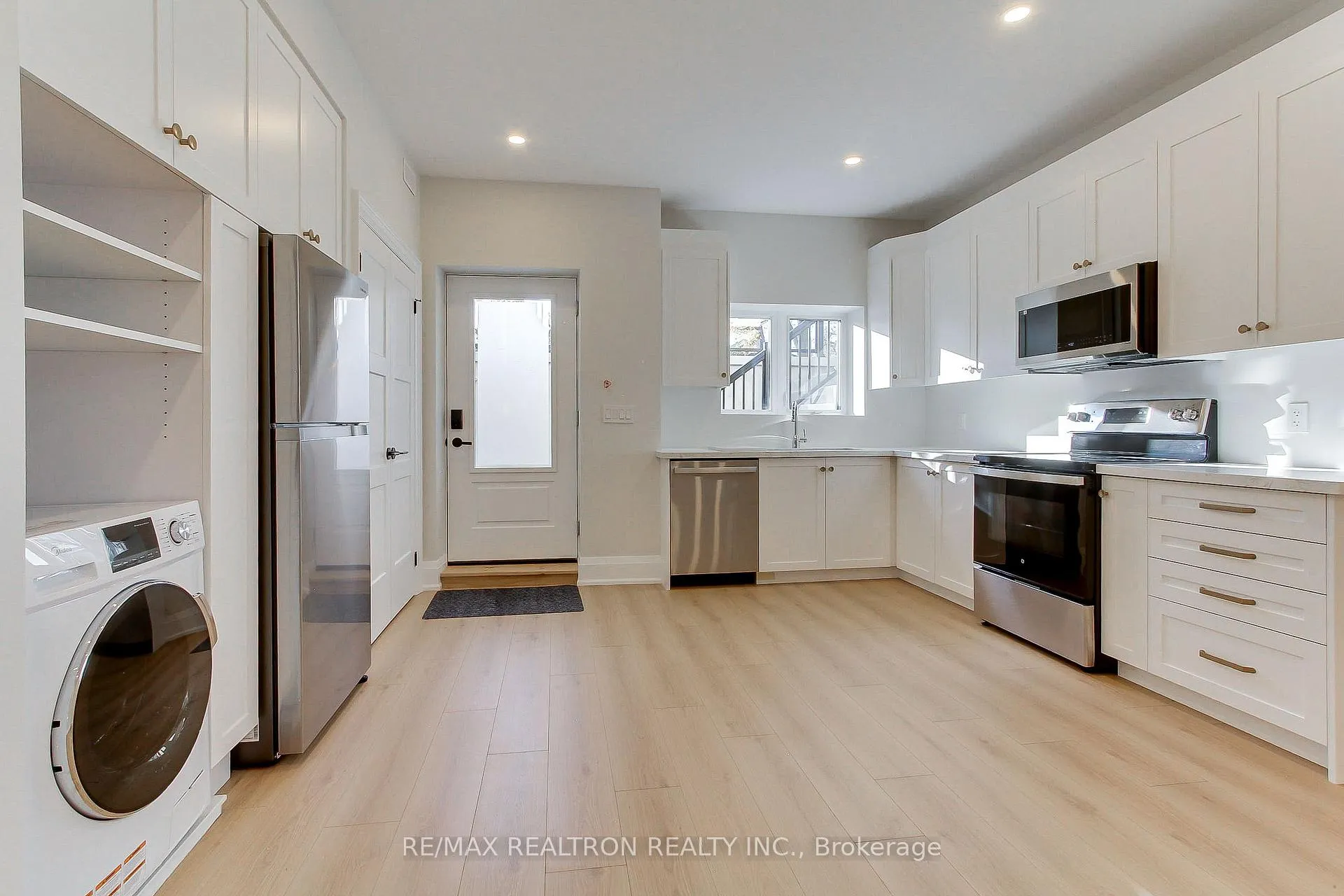 Photo 30 of 667 Pleasant Street, Pickering, Bay Ridges — HOMEH