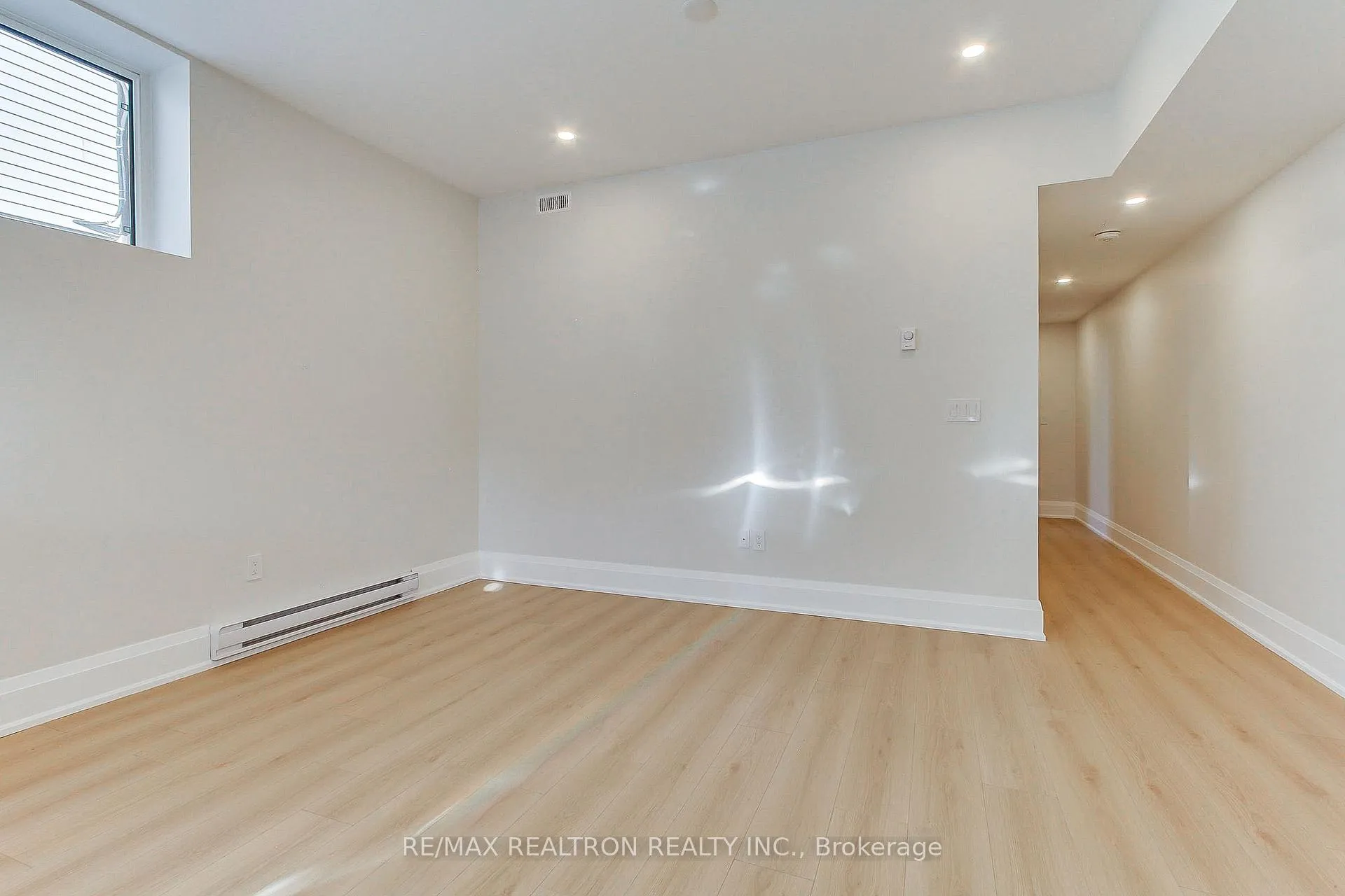 Photo 31 of 667 Pleasant Street, Pickering, Bay Ridges — HOMEH