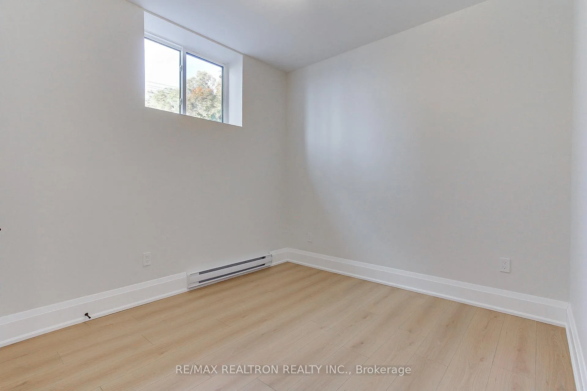 Photo 32 of 667 Pleasant Street, Pickering, Bay Ridges — HOMEH