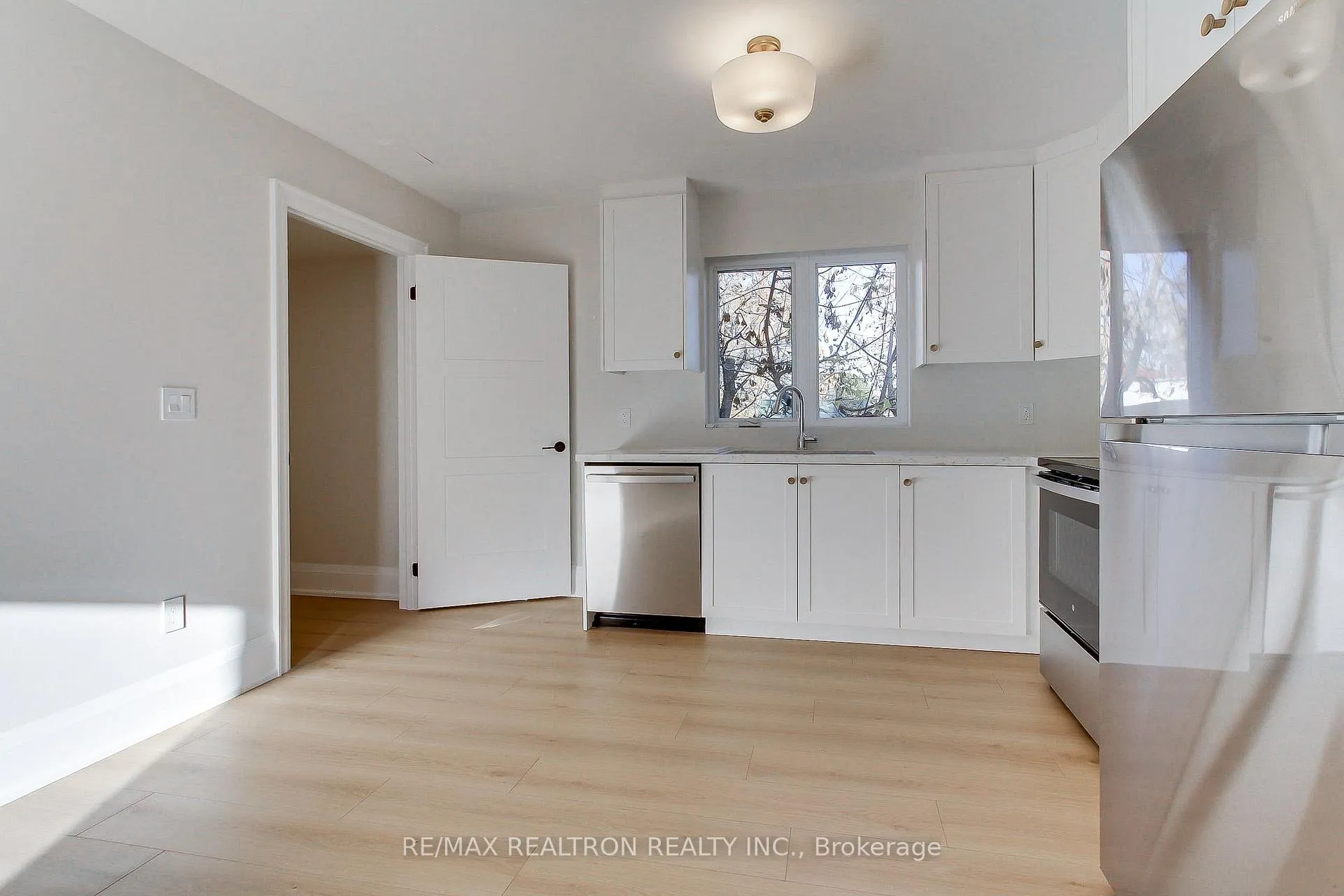Photo 36 of 667 Pleasant Street, Pickering, Bay Ridges — HOMEH
